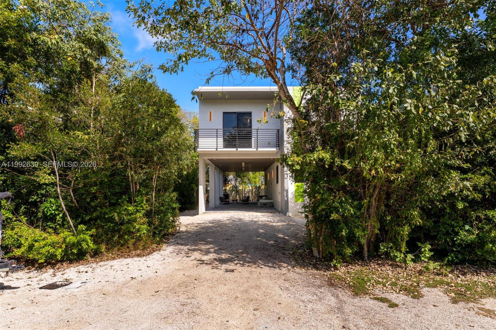 20 Coral DrKey Largo - picture