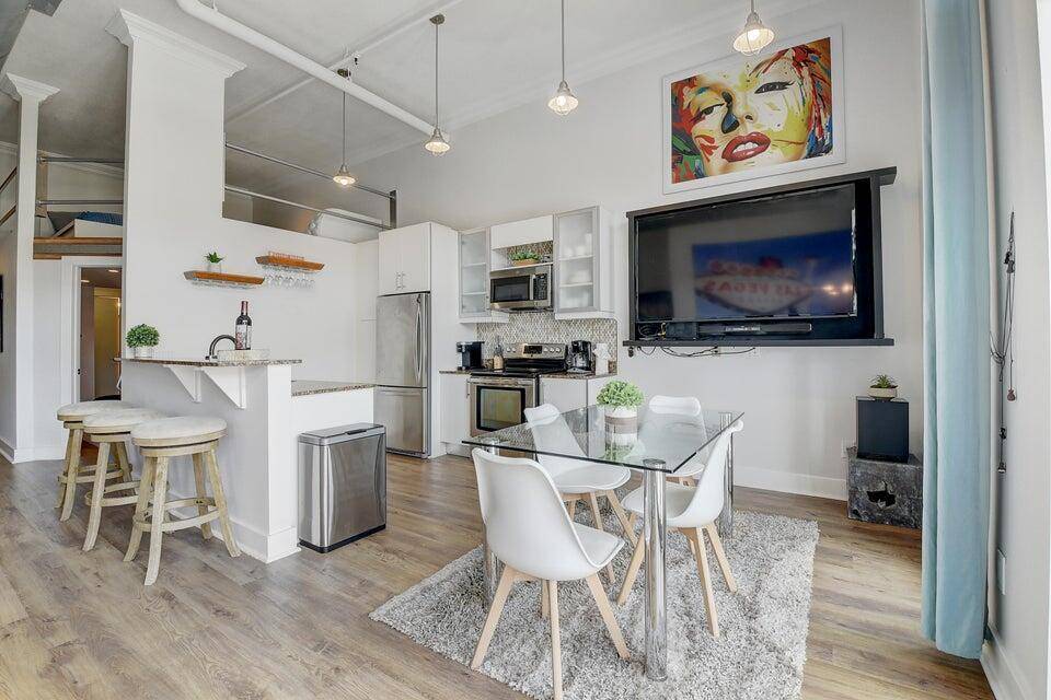 185 NE 4thDelray Beach - OCEAN CITY LOFTS CONDO condo unit 210 - picture