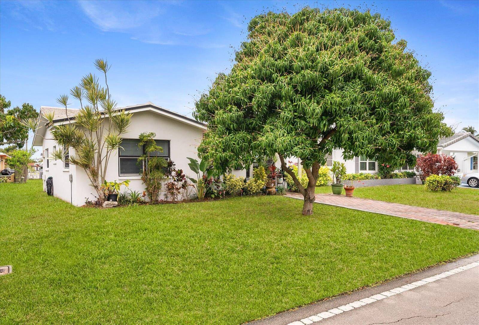 5713 NW 84thTamarac - picture