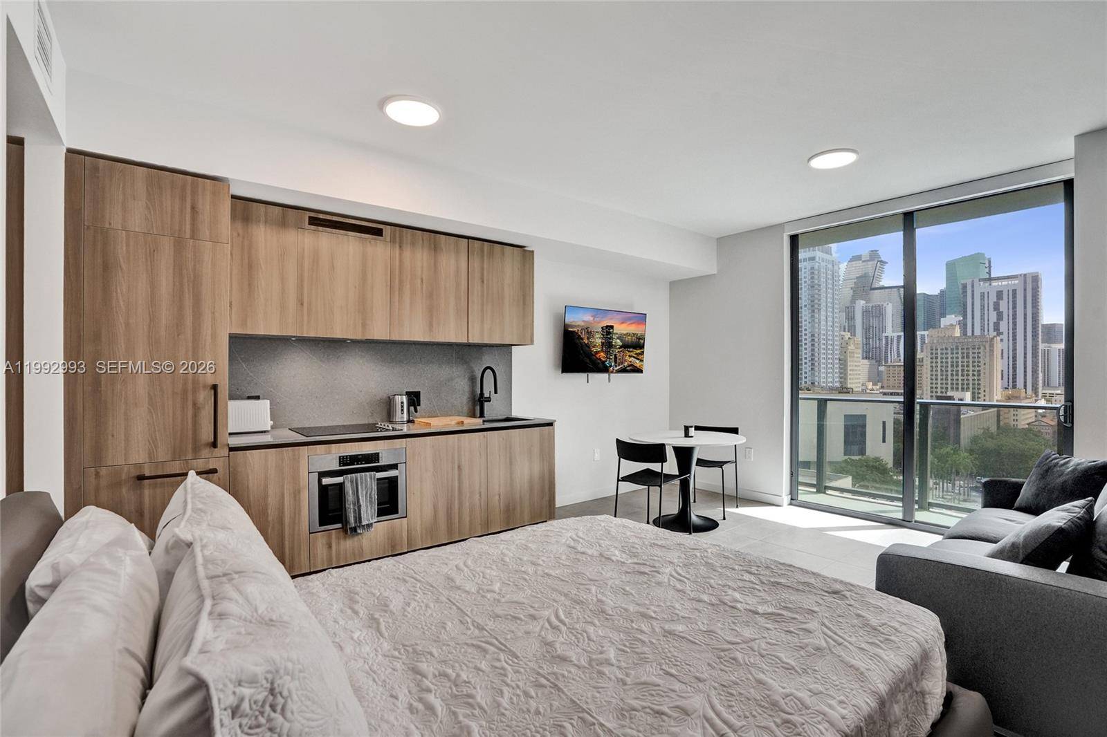 121 NE 5th StreetMiami - 501 First Residences,501 First condo unit 1404 - picture