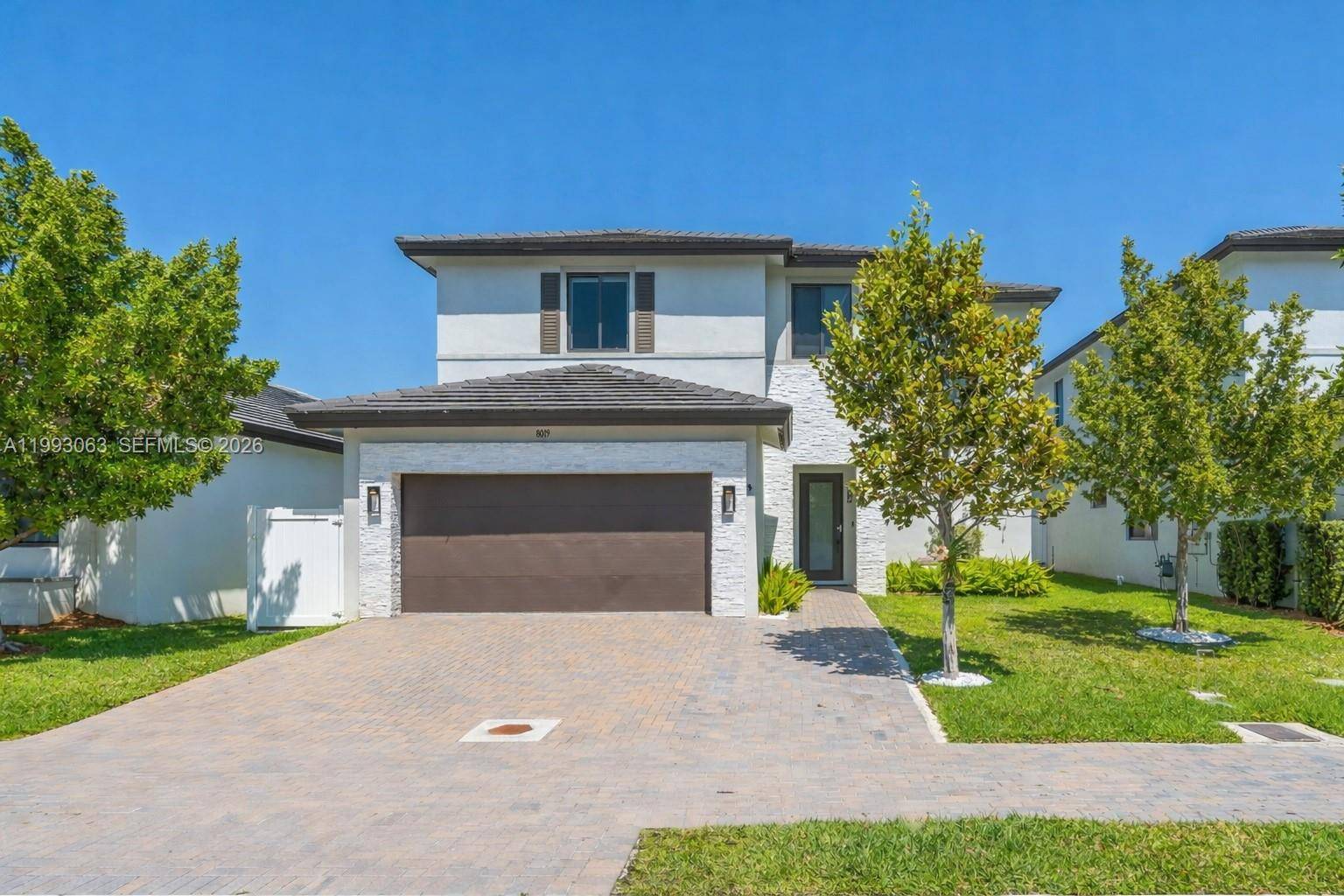 8019 NW 46th TerDoral - picture