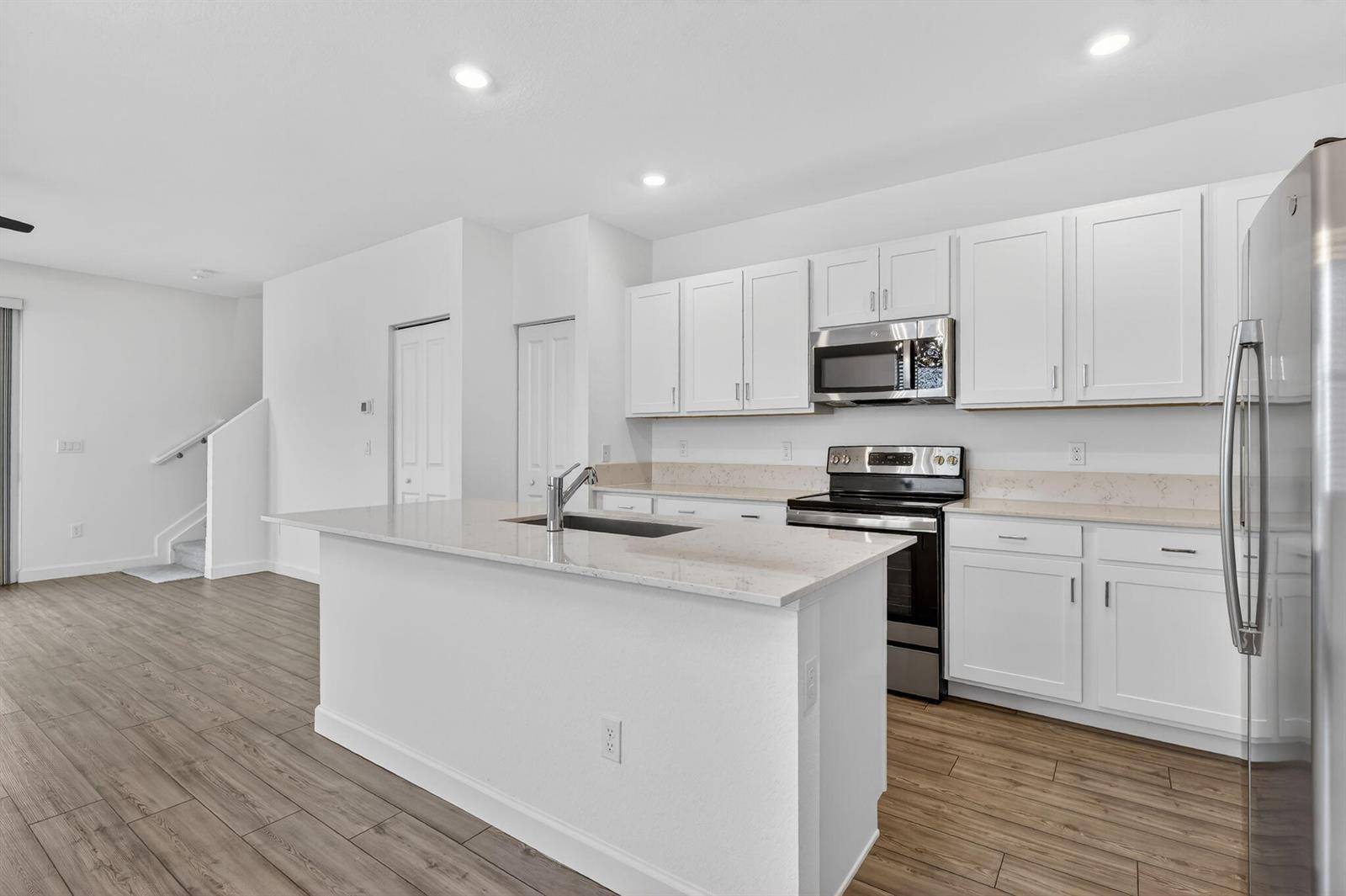 211 SE WoodbarkPort St. Lucie - picture