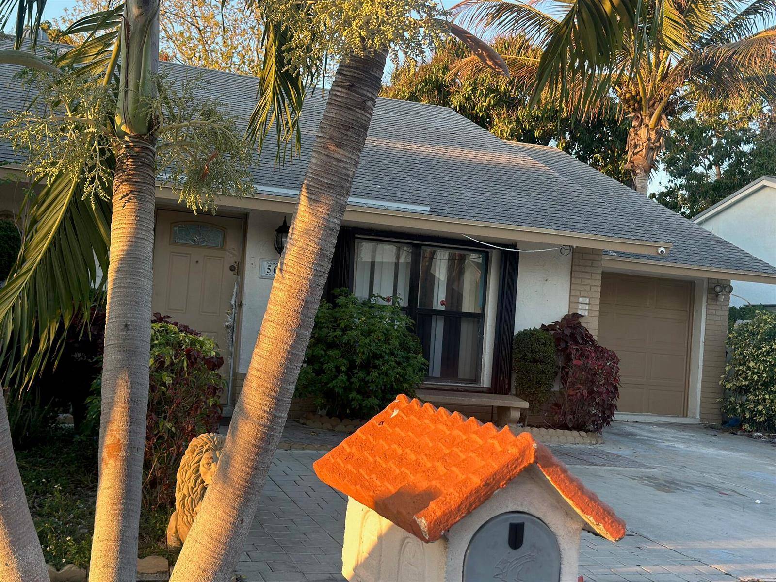 5654 E Ithaca CirLake Worth - picture