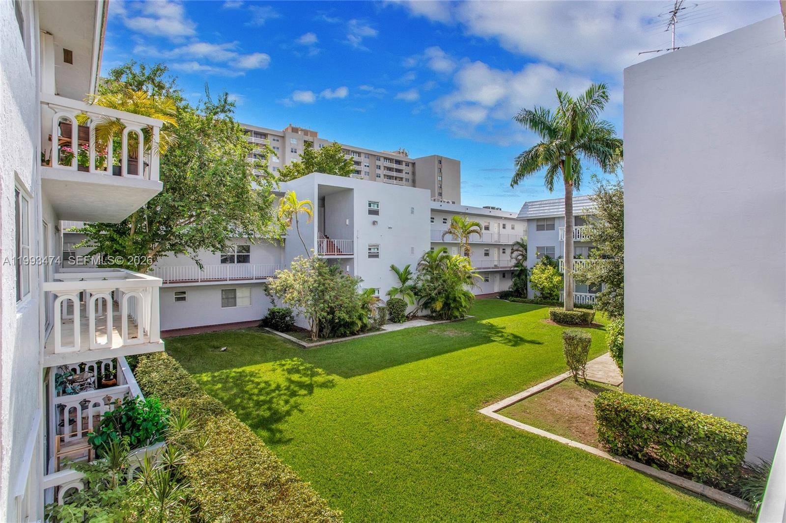 100 Edgewater DrCoral Gables - Condo/Co-Op/Annual,Condo condo unit 207 - picture