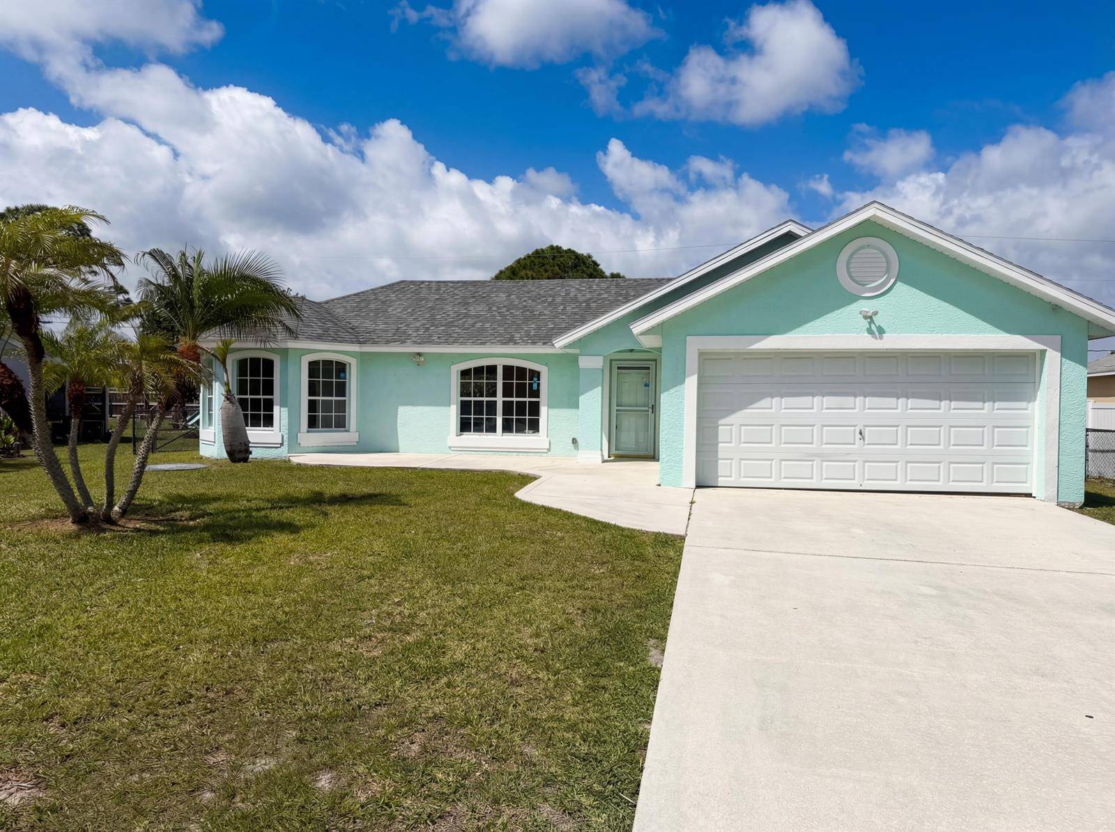 2332 SE Berkshire - picture