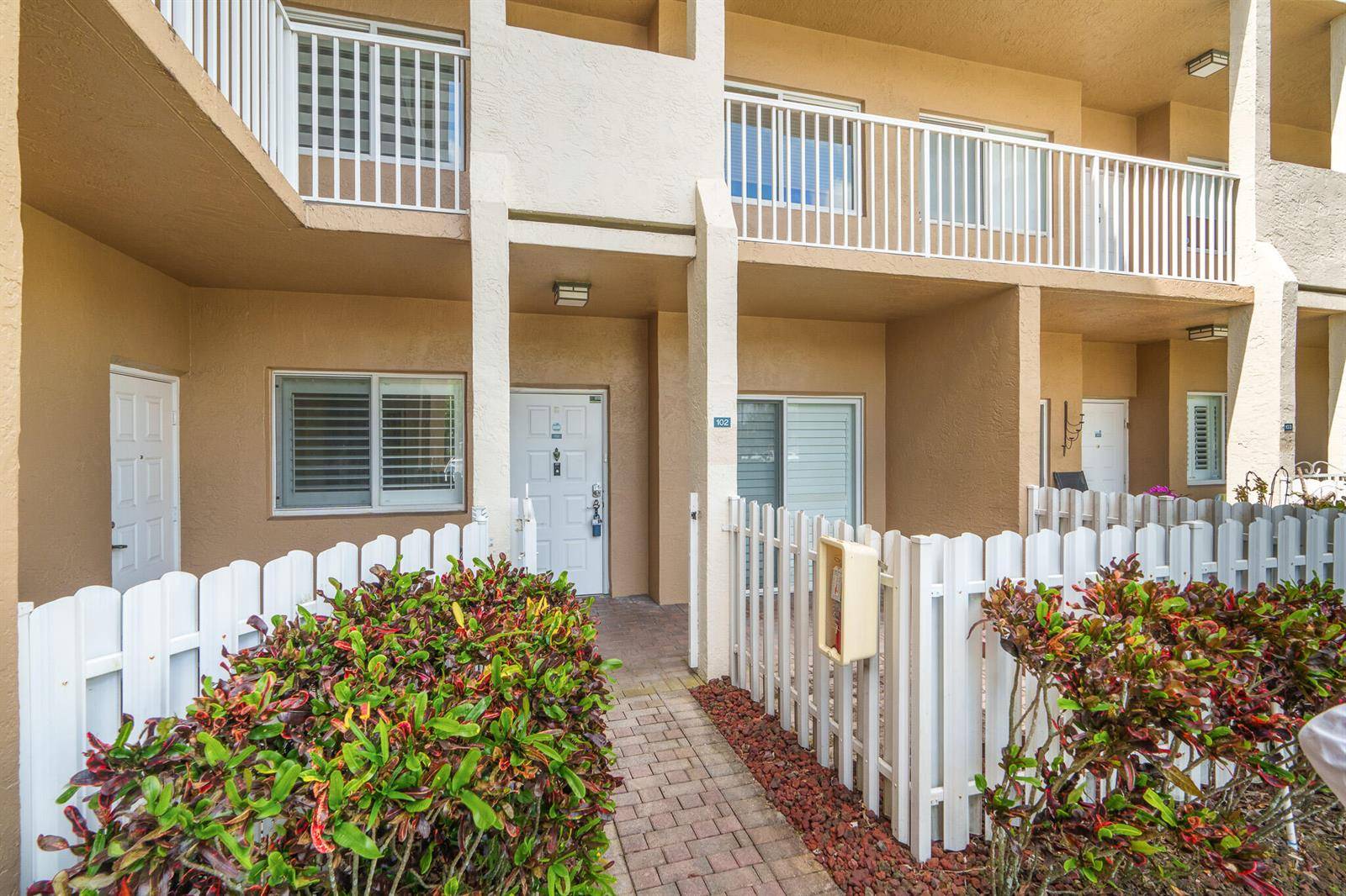 7623 SouthamptonTamarac - SOUTHAMPTON CONDOMINIUM,Kings Point condo unit 102 - picture