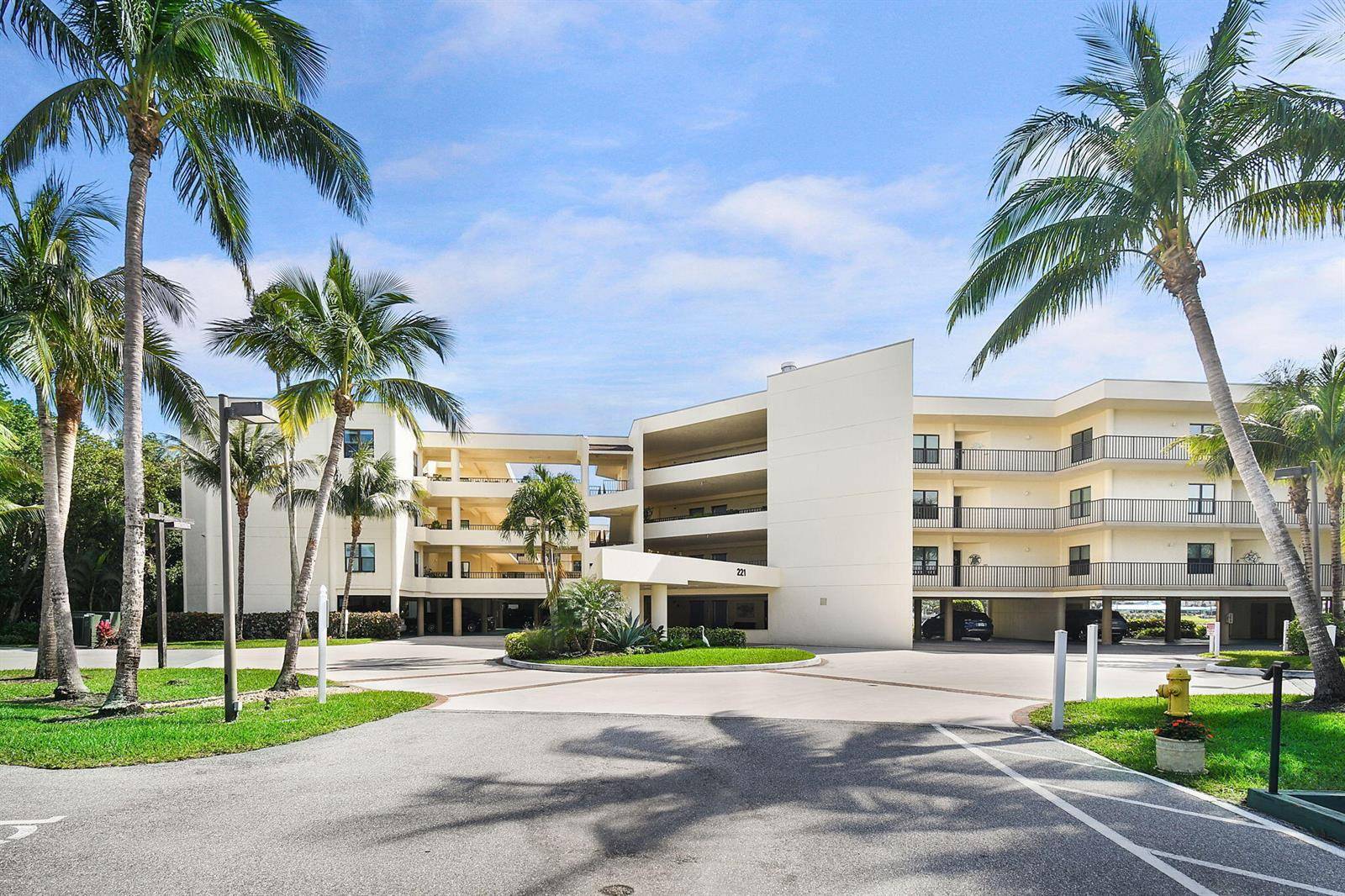 221 NE PlantationHutchinson Island - PLANTATION CLUB VILLAS CON condo unit 316 - picture