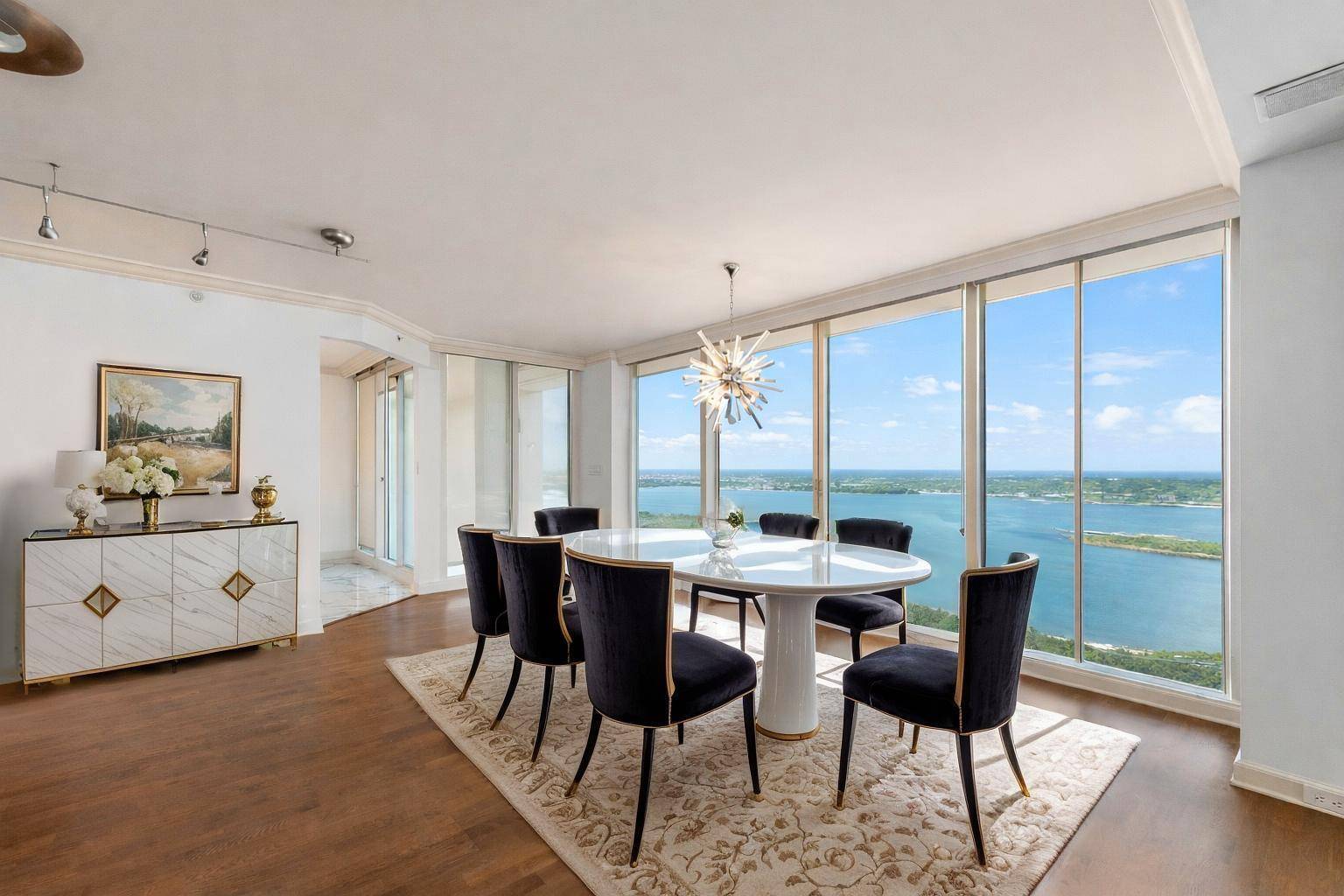 529 S FlaglerWest Palm Beach - PLAZA OF THE PALM BEACHES ,The Plaza of the Pal condo unit 12 Gh - picture