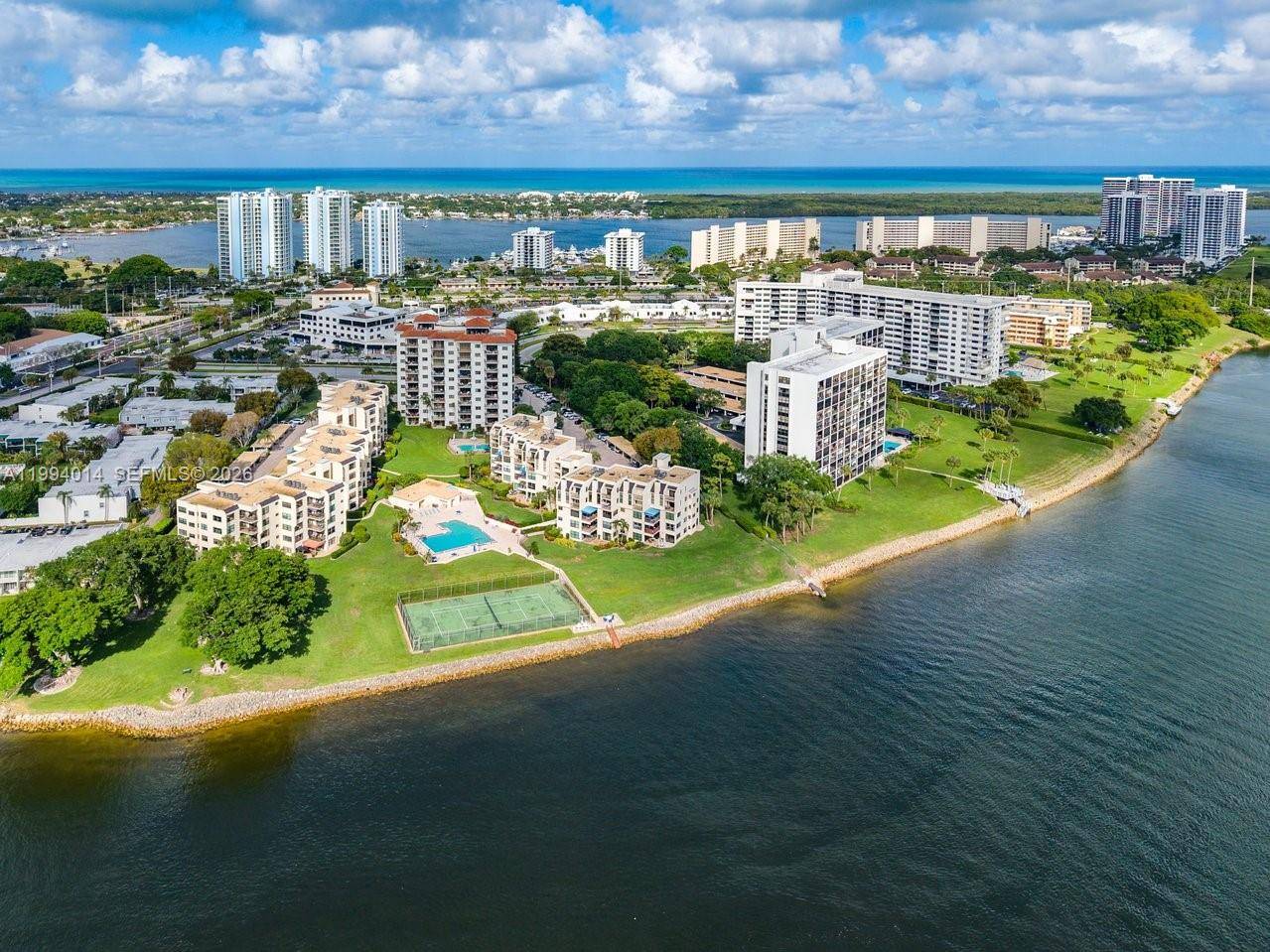 364 Golfview RdNorth Palm Beach - EVERGLADES OF NORTH PALM,Everglades condo unit 505 - picture