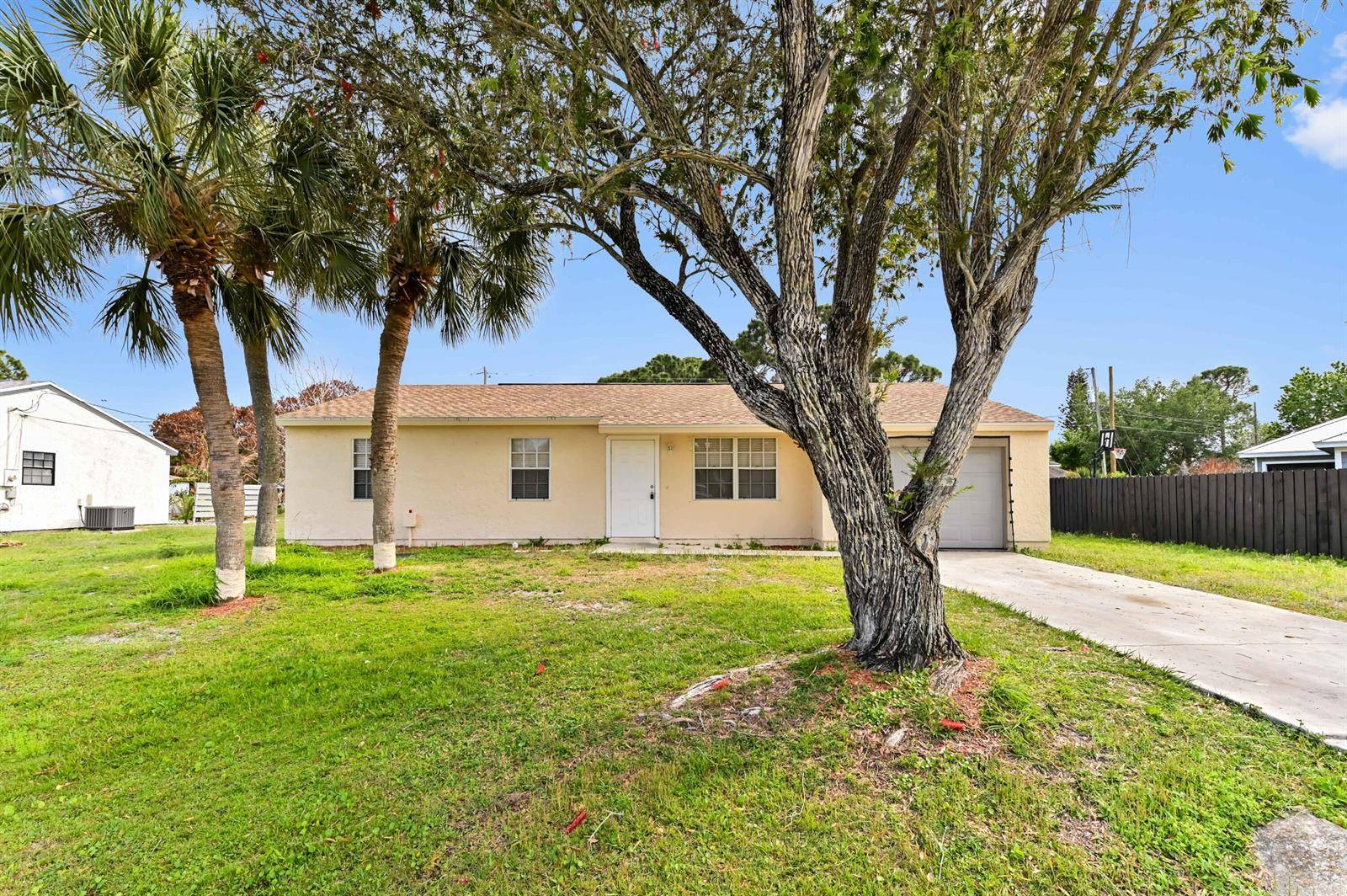 2441 SE UniversityPort St. Lucie - picture