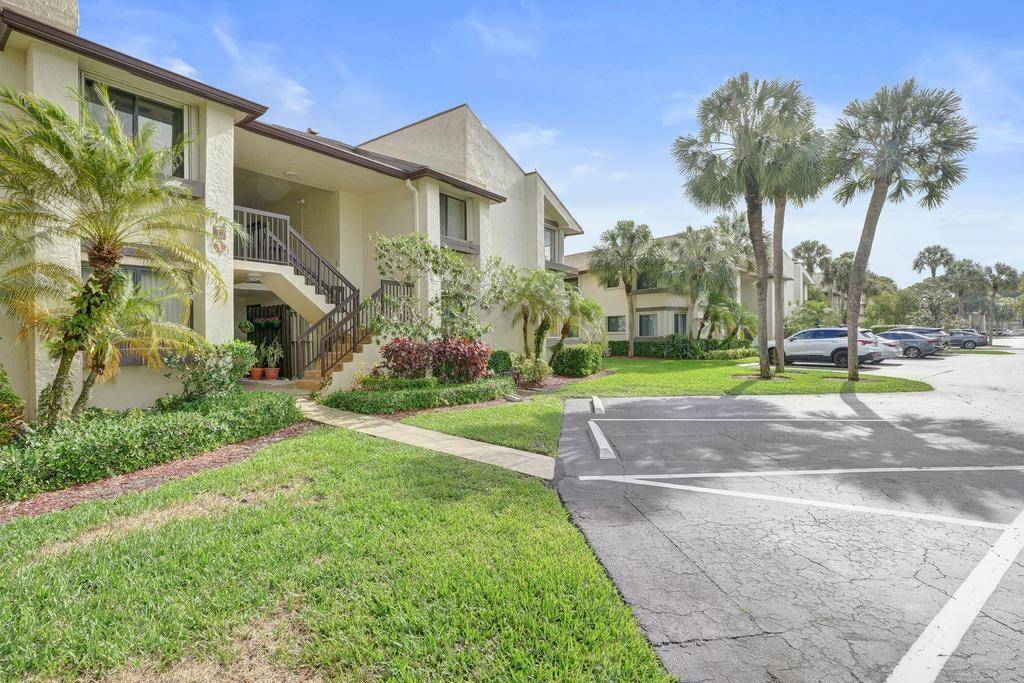 9361 SW 23rdDavie - GARDENS 4 CONDO,PINE ISLAND RIDGE CC condo unit 3203 - picture