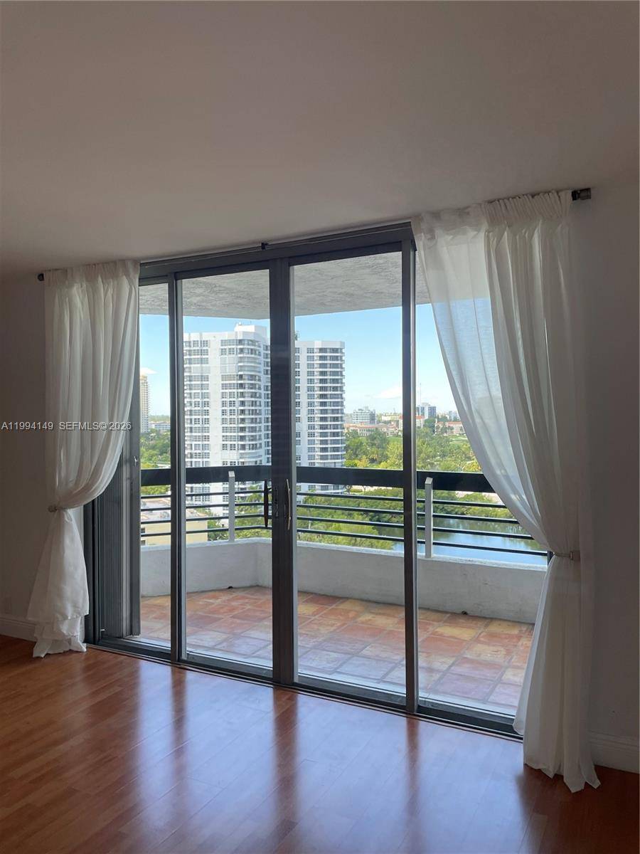3530 Mystic Pointe DrAventura - Condo/Co-Op/Annual,Condo condo unit 1509 - picture