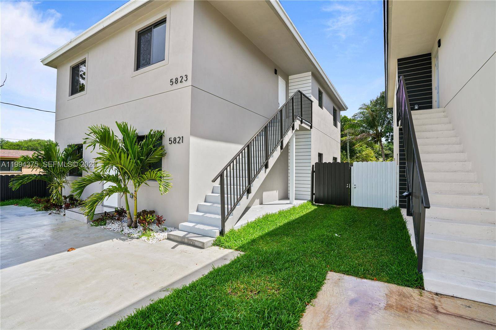5821 NW 30th AveMiami - Duplex/Tri/Quad-Annual,Multi Family condo unit 5821 - picture