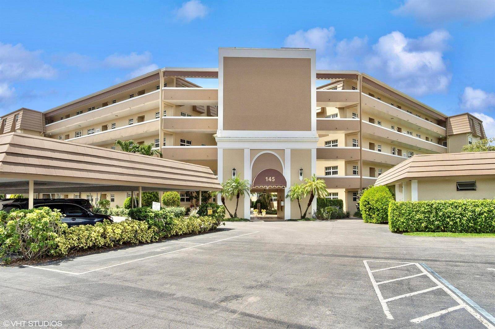 145 AtlantisAtlantis - ATLANTIS SHERBROOKE VILLAS condo unit Ph4 - picture