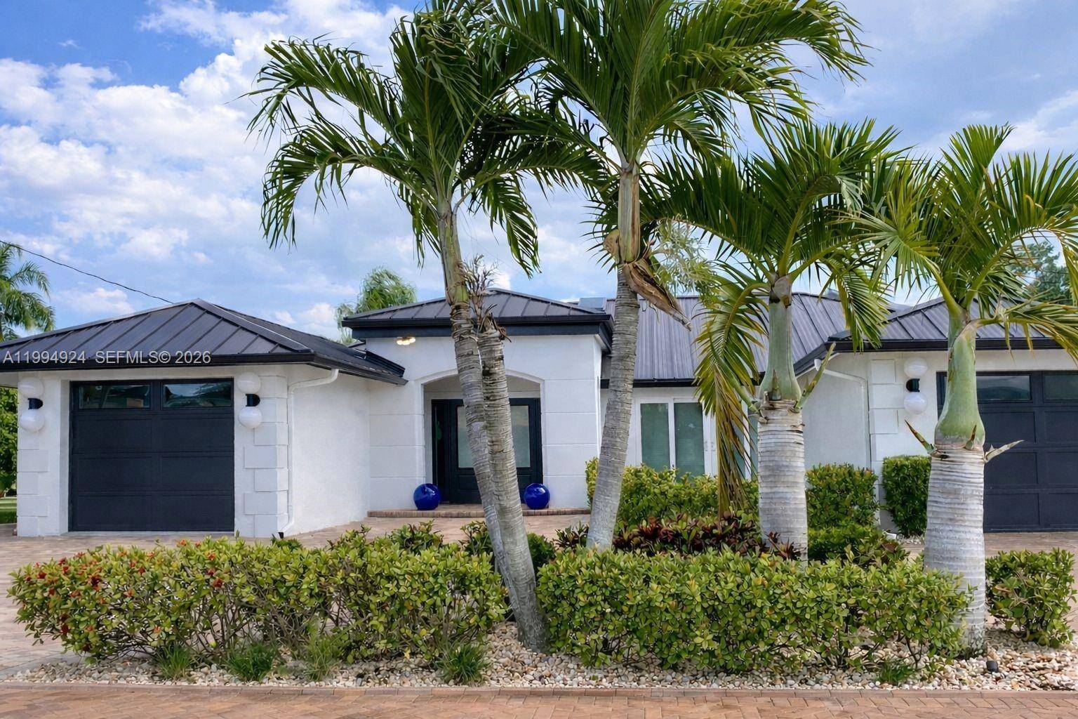 808 SW 52nd STCape Coral - picture