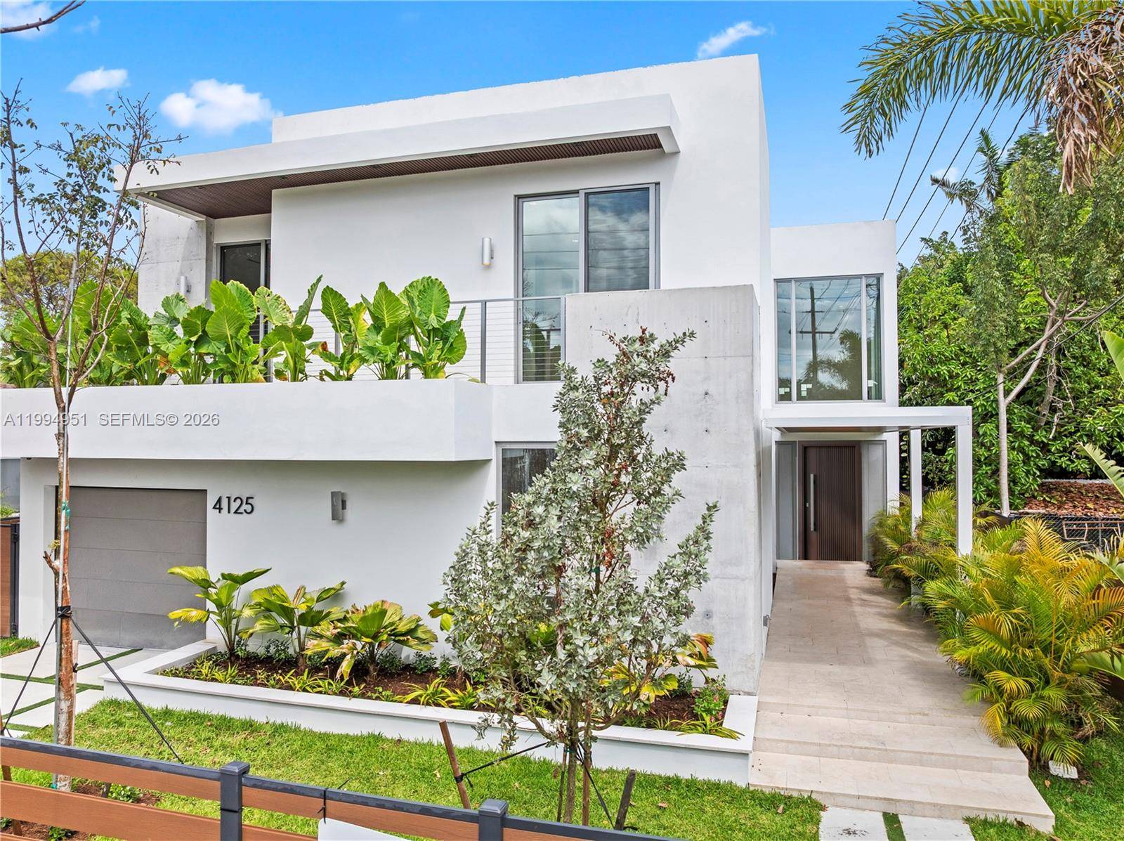 4125 NW 5th AveMiami - picture