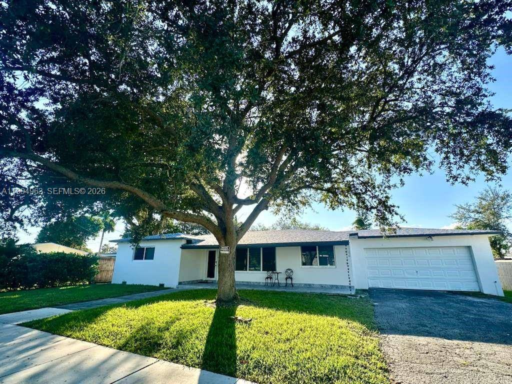 628 SW 6th AveHallandale Beach - picture