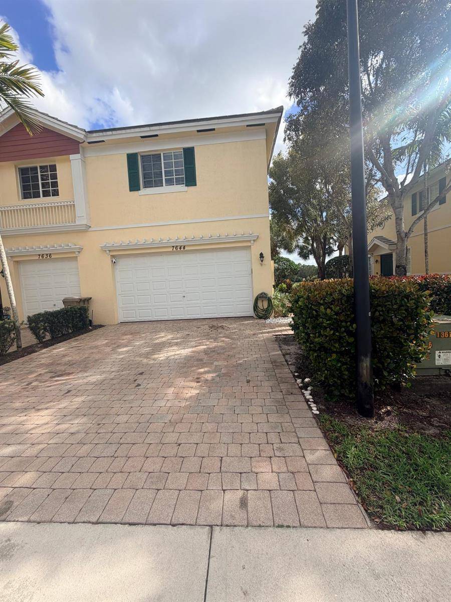7644 FoxcroftDavie - SADDLE BRIDGE condo unit 7644 - picture