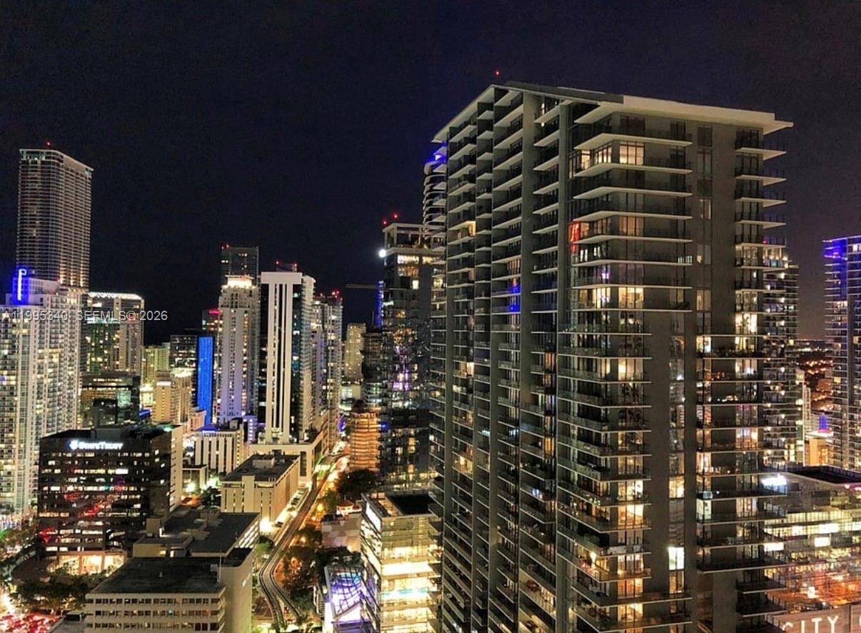 31 SE 5th StMiami - BRICKELL ON THE RIVER N T condo unit 1402 - picture