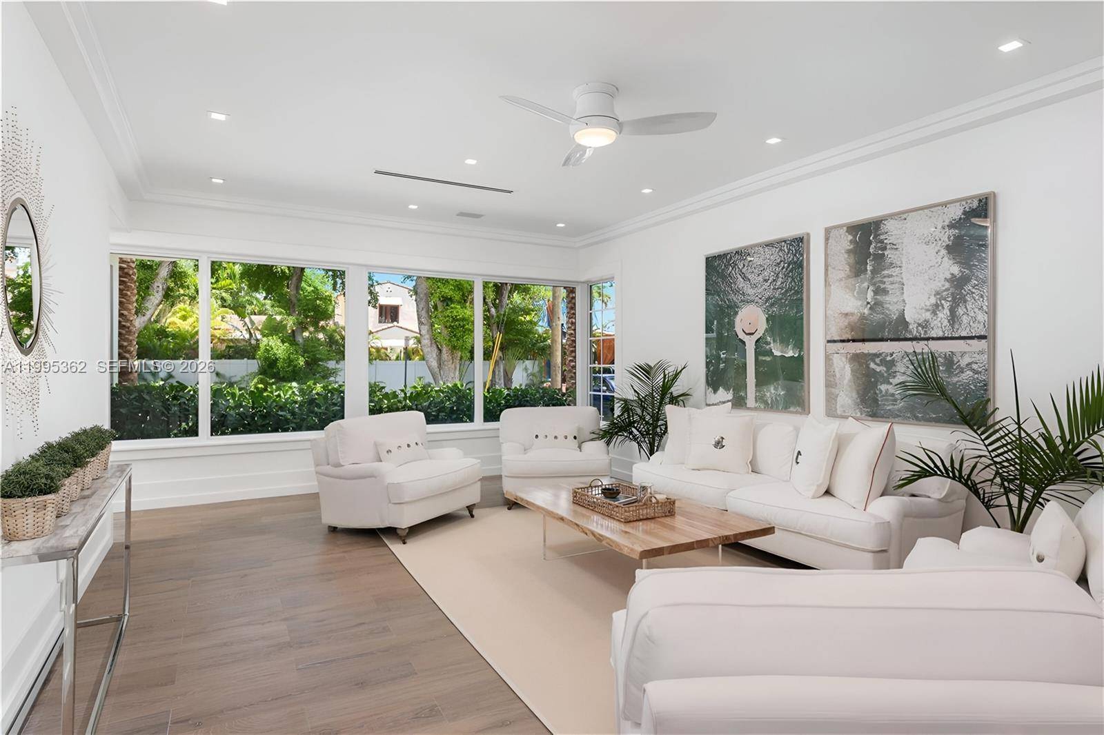 2575 Pine Tree DrMiami Beach - picture