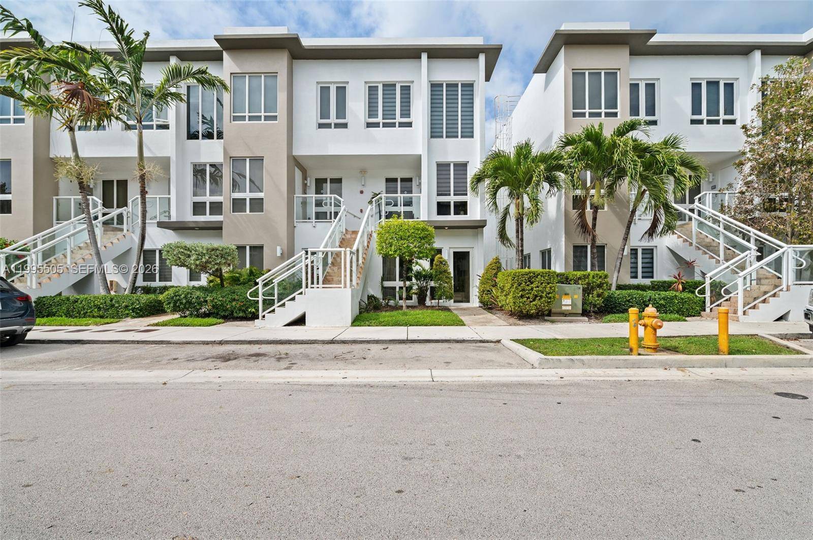 10305 NW 63rd TerDoral - LANDMARK AT DORAL CONDO condo unit 105 - picture