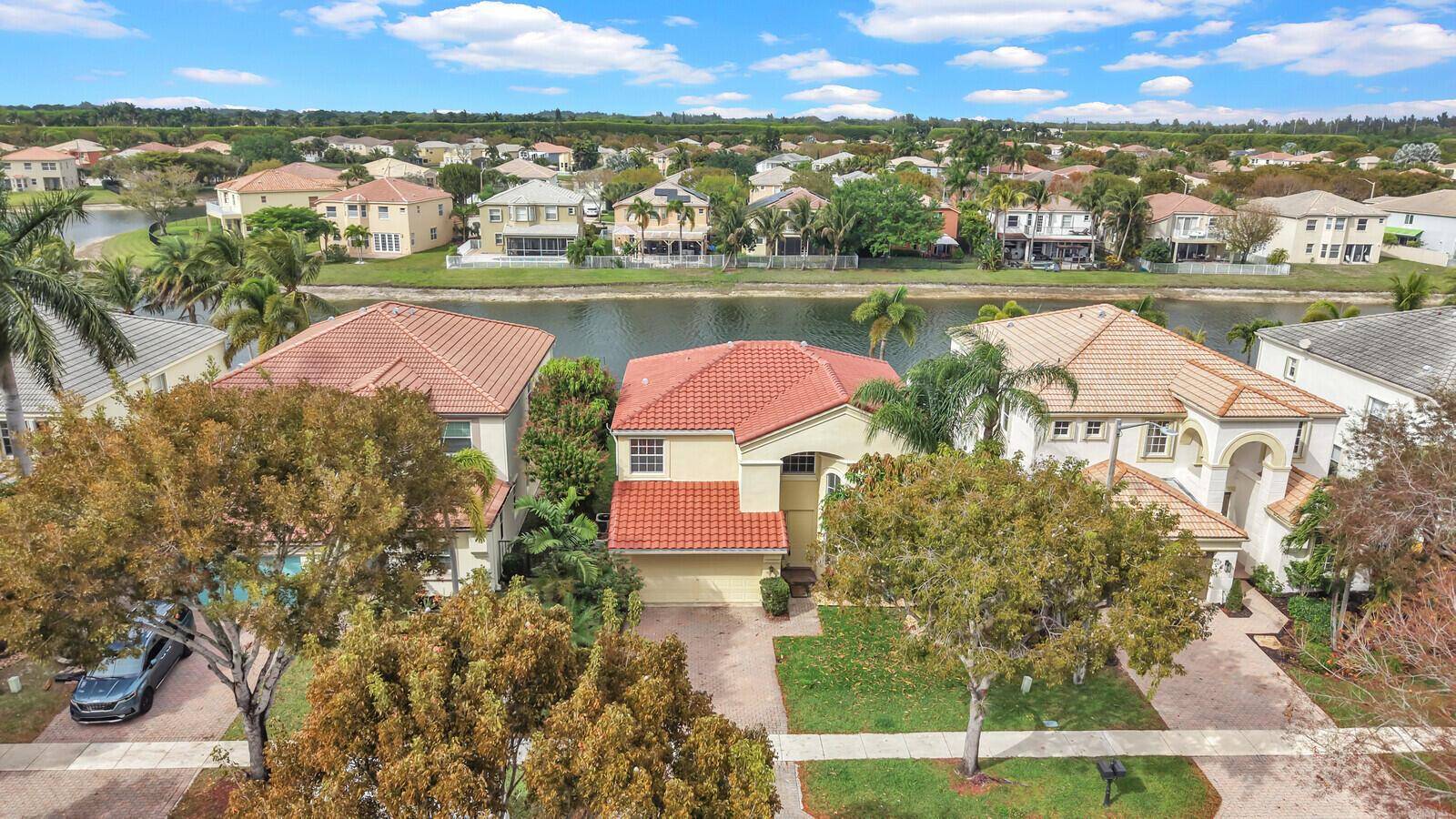 9037 AlexandraWellington - picture