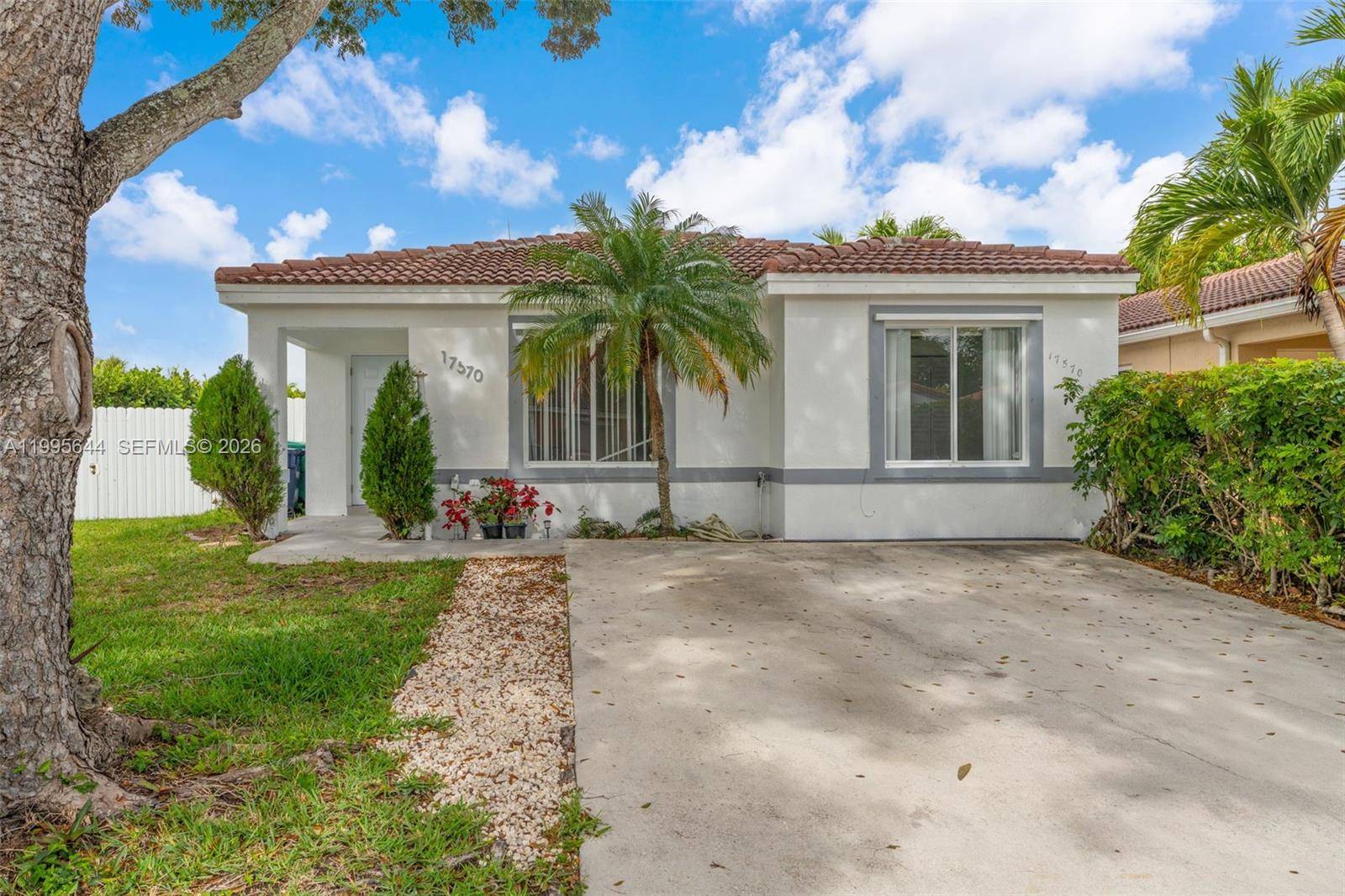 17570 SW 142nd CtMiami - picture
