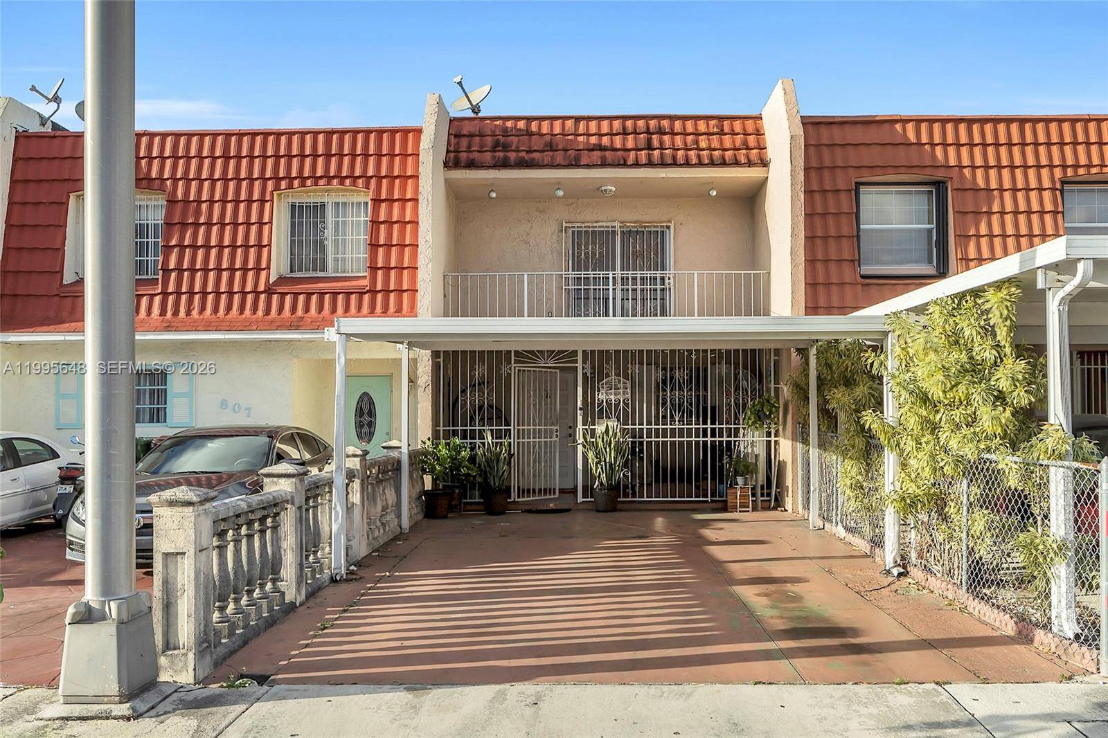 805 W 79th PlHialeah - picture