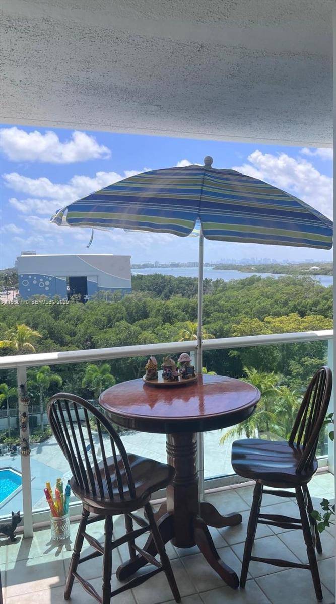 100 Bayview DrSunny Isles Beach - ARLEN HOUSE EAST CONDO condo unit 725 - picture
