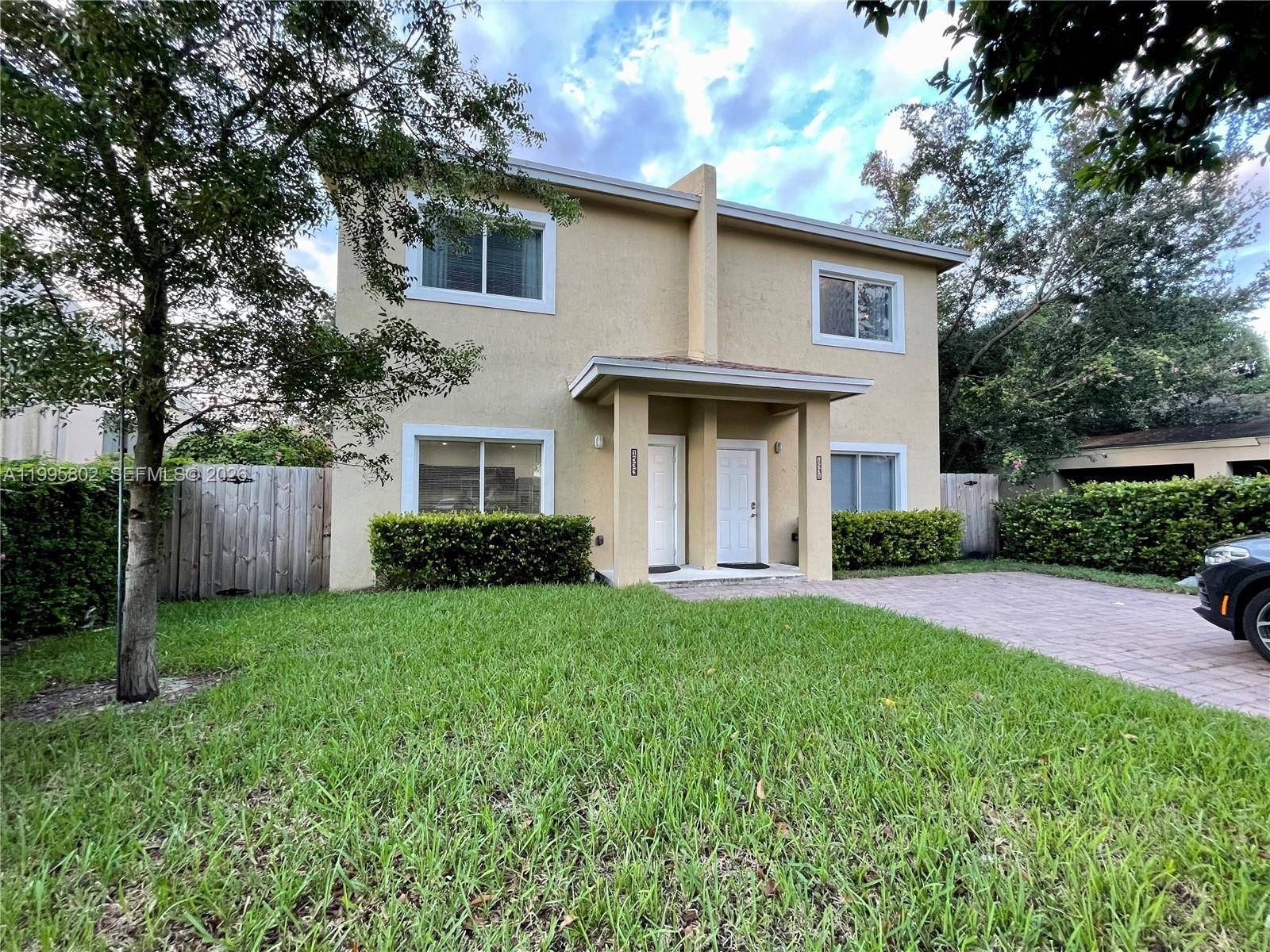 1531 NW 55th TerMiami - Duplex/Tri/Quad-Annual,Townhouse condo unit 1533 - picture