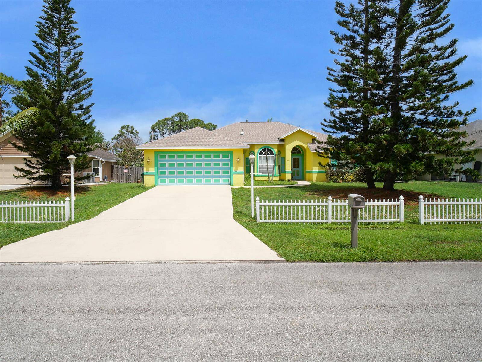 1881 SW ButtercupPort St. Lucie - picture