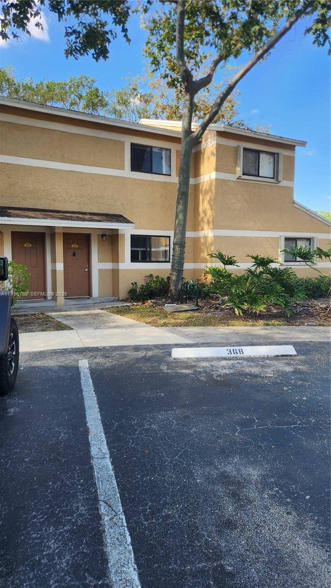 210 E Palm Cir EPembroke Pines - picture