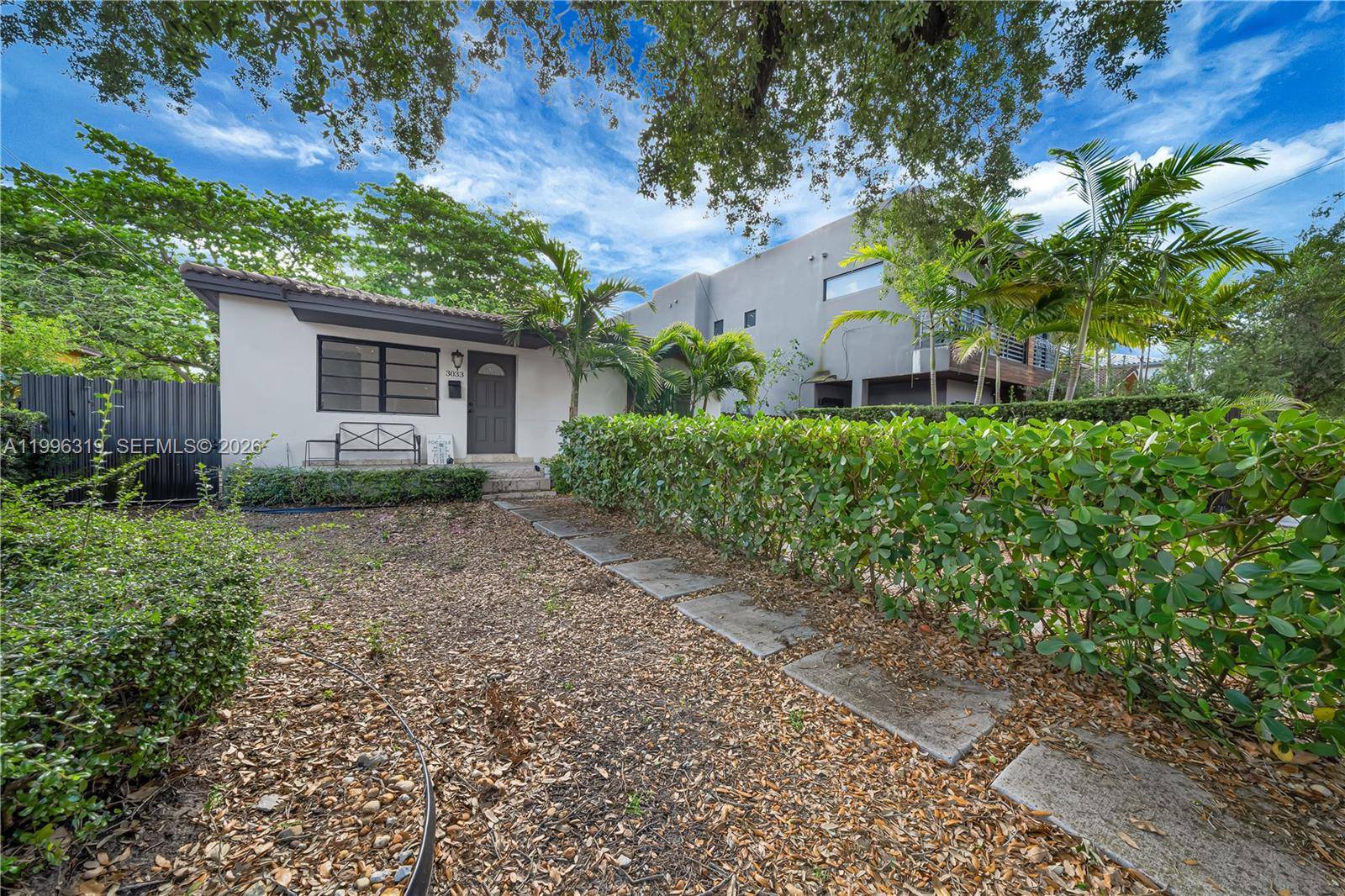 3033 Hibiscus StMiami - picture
