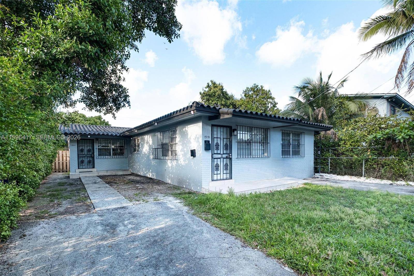 1519 NW 40th StMiami - picture