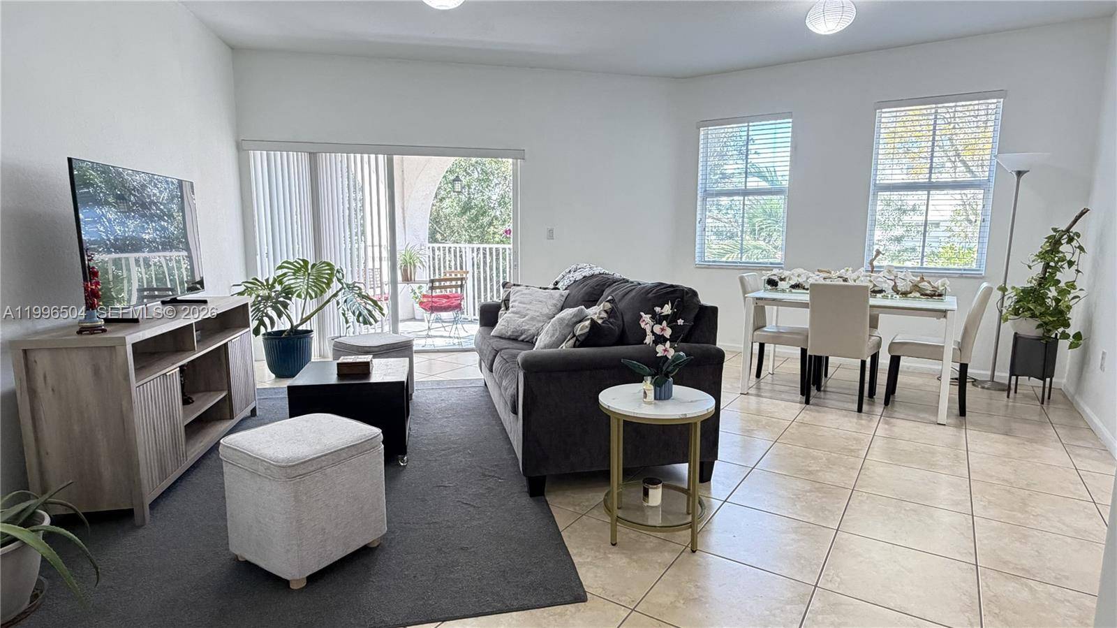 11605 NW 89th StDoral - Condo 1-4 Stories,Condo condo unit 220 - picture