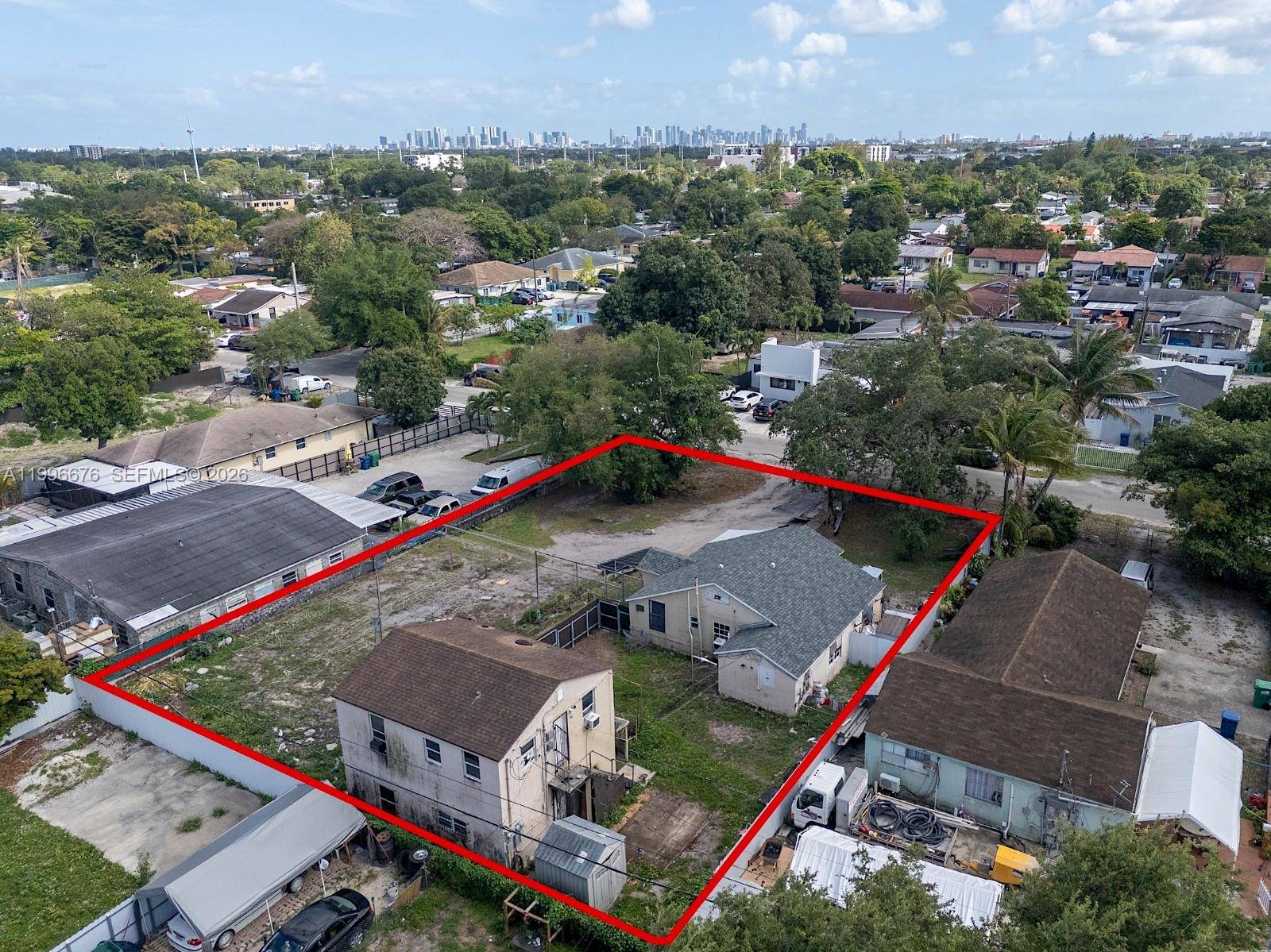 3035 NW 93rd StMiami - picture