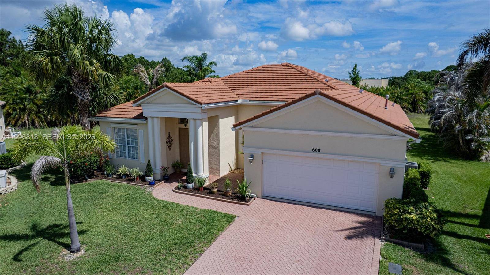 608 SW Chesapeake CtPort St. Lucie - picture
