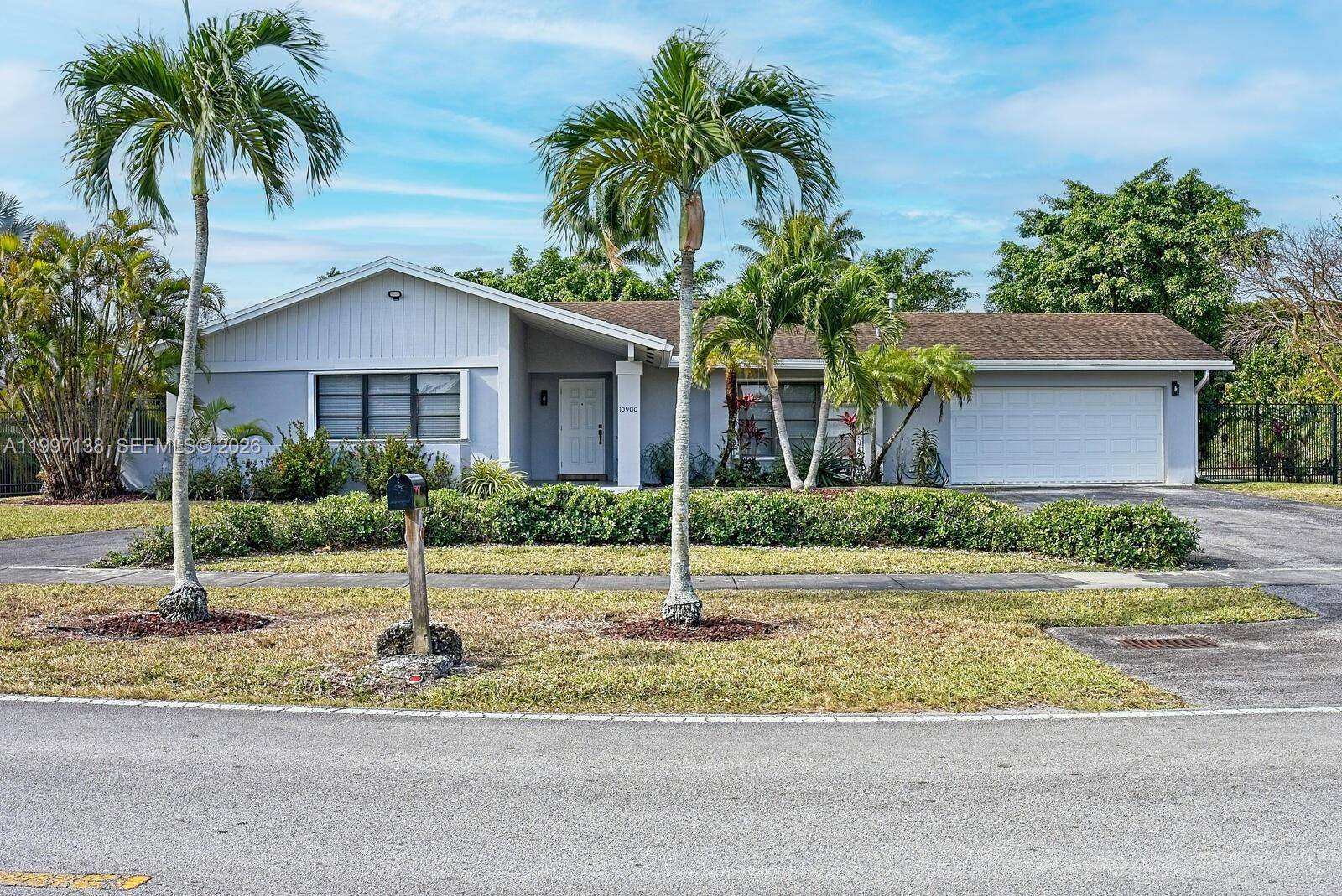 10900 SW 124th RdMiami - picture
