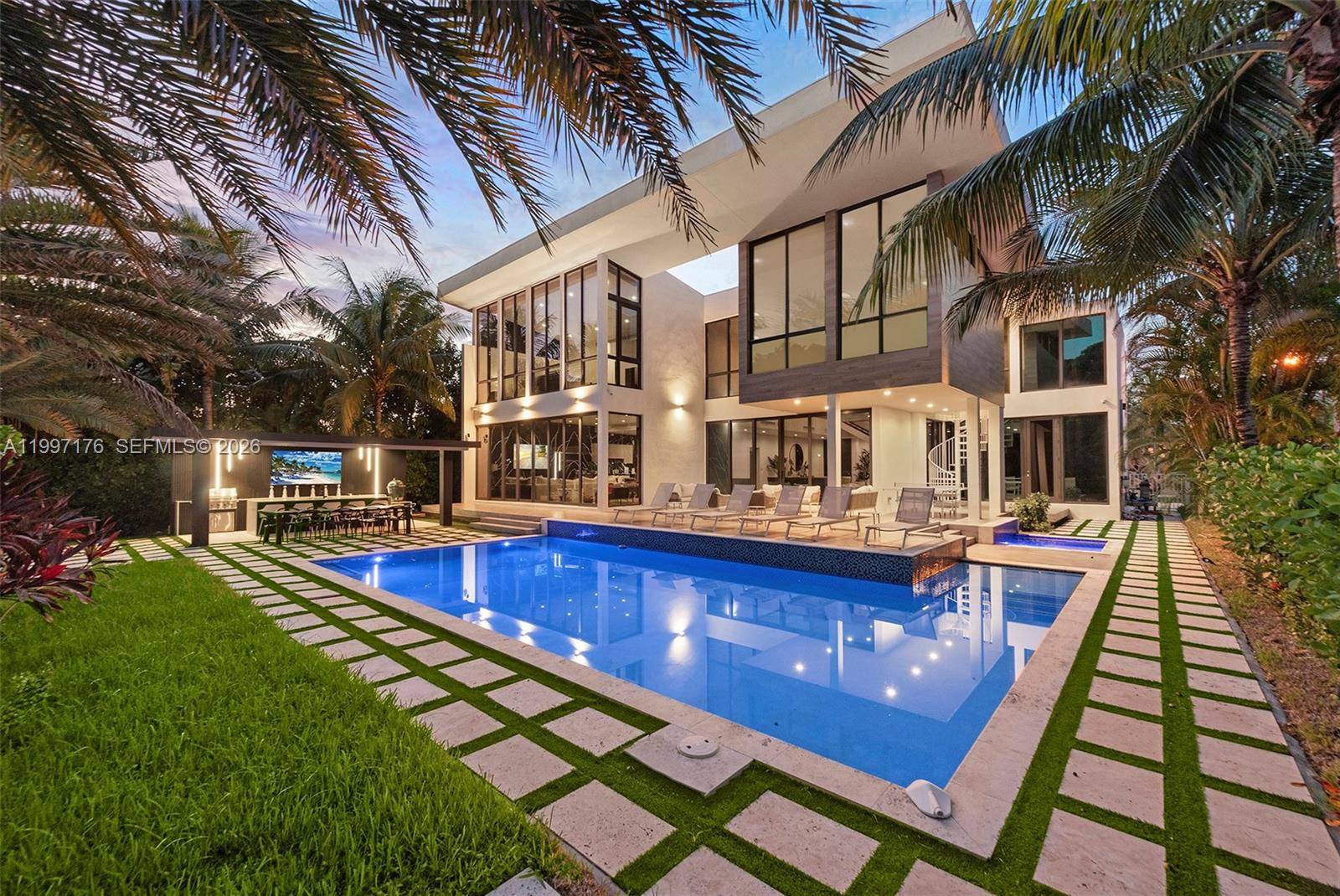 521 Holiday DrHallandale Beach - picture