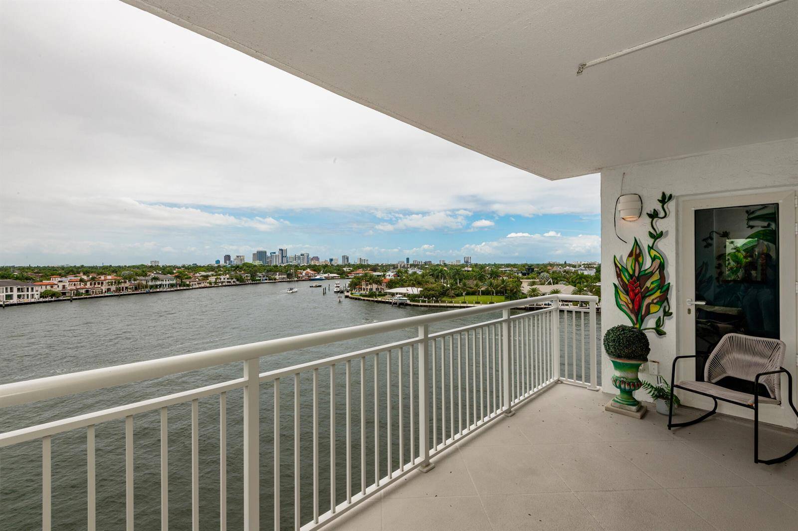 511 BayshoreFort Lauderdale - BAYSHORE TOWERS,Bayshore Towers condo unit 707 - picture
