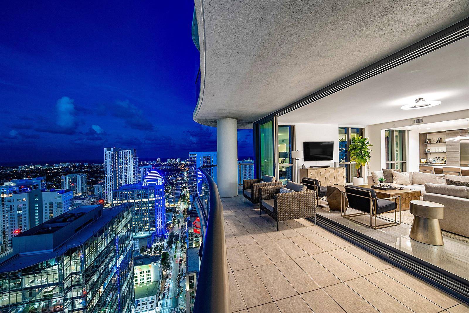 100 E Las OlasFort Lauderdale - 100 LAS OLAS CONDO,River House condo unit 4301 - picture
