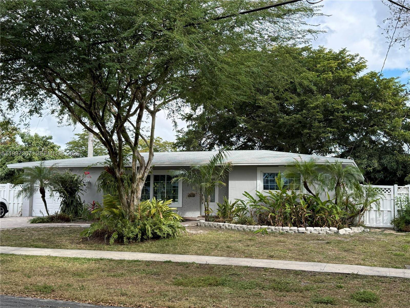 410 SW 56th AvePlantation - picture