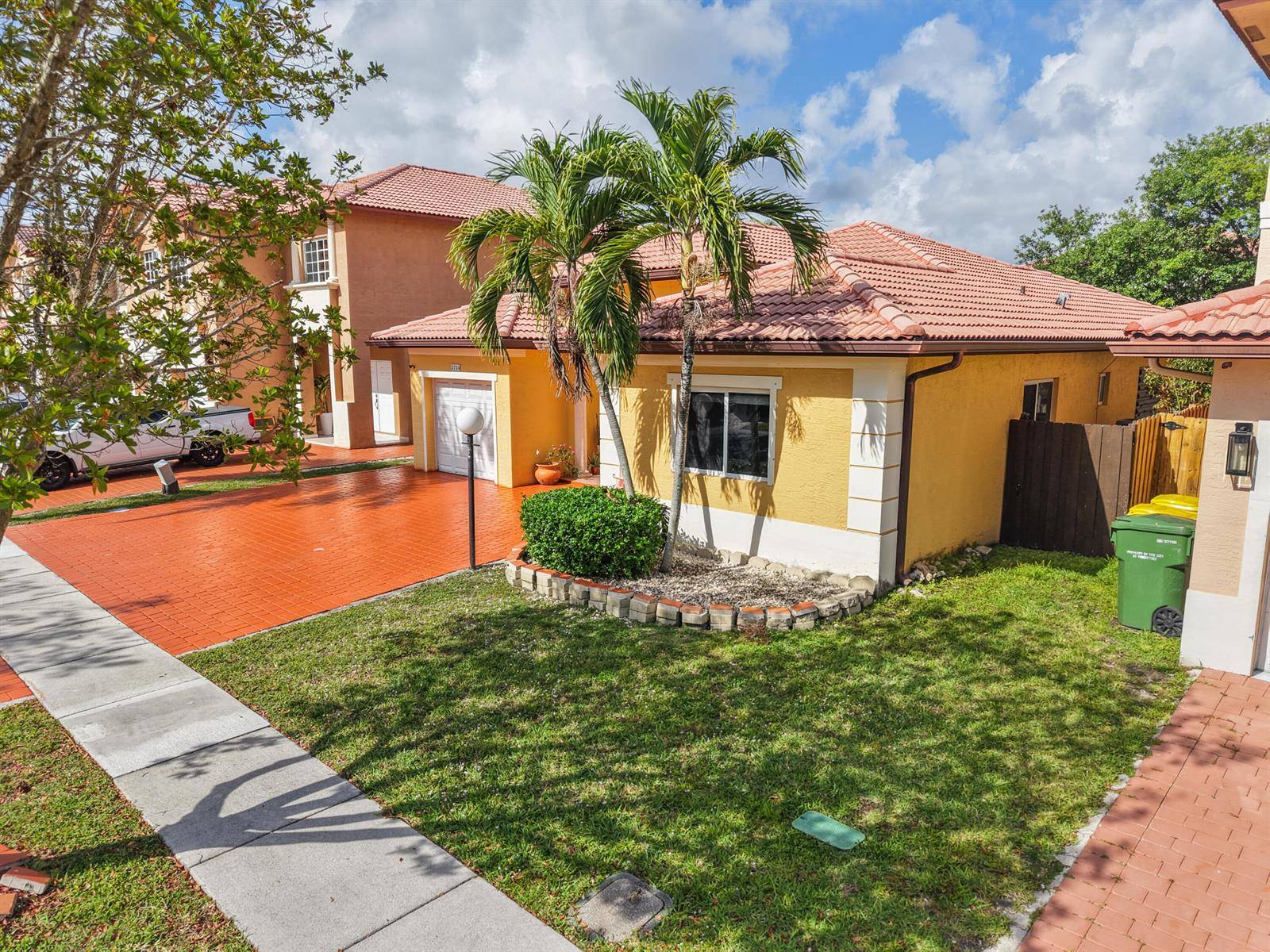 2724 NE 42ndHomestead - picture
