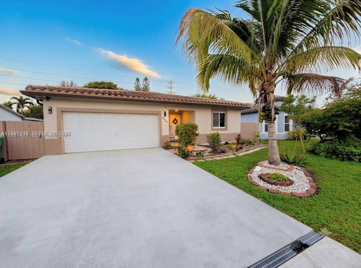 2720 NW 11th StFort Lauderdale - picture