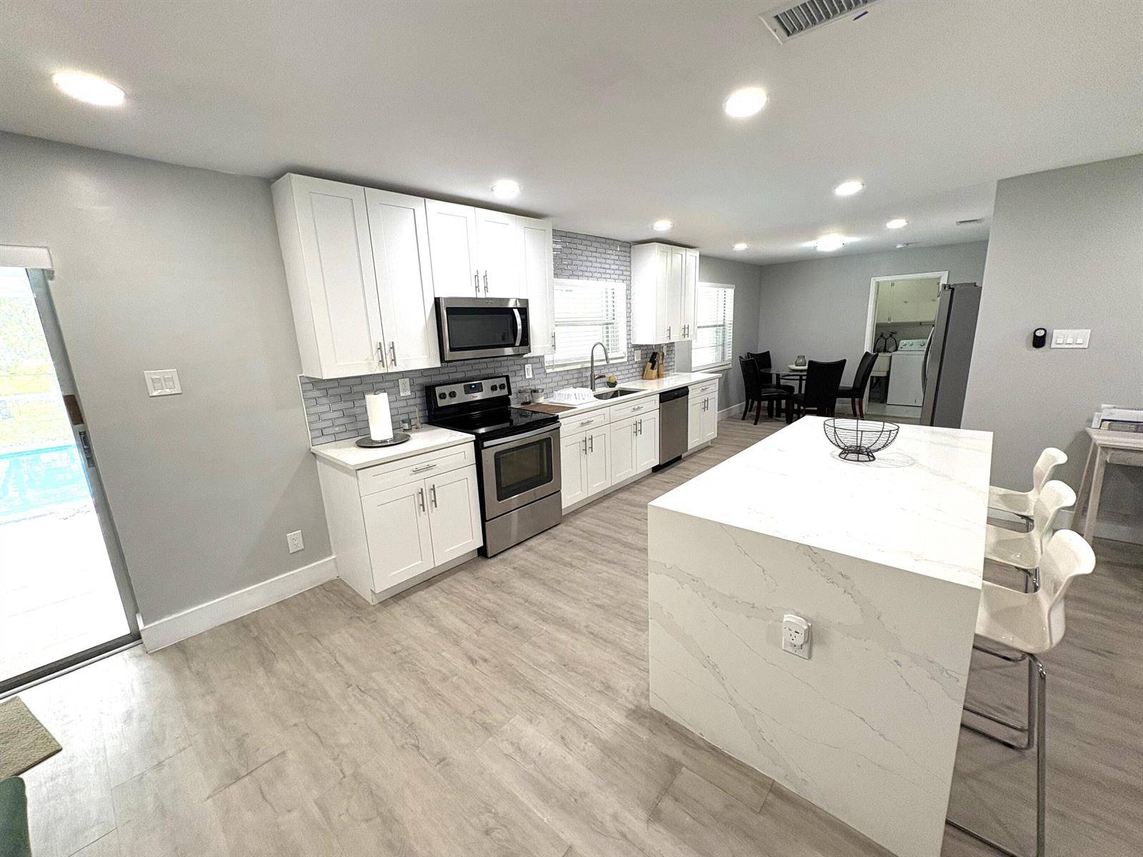 1401 NW 75thPlantation - picture