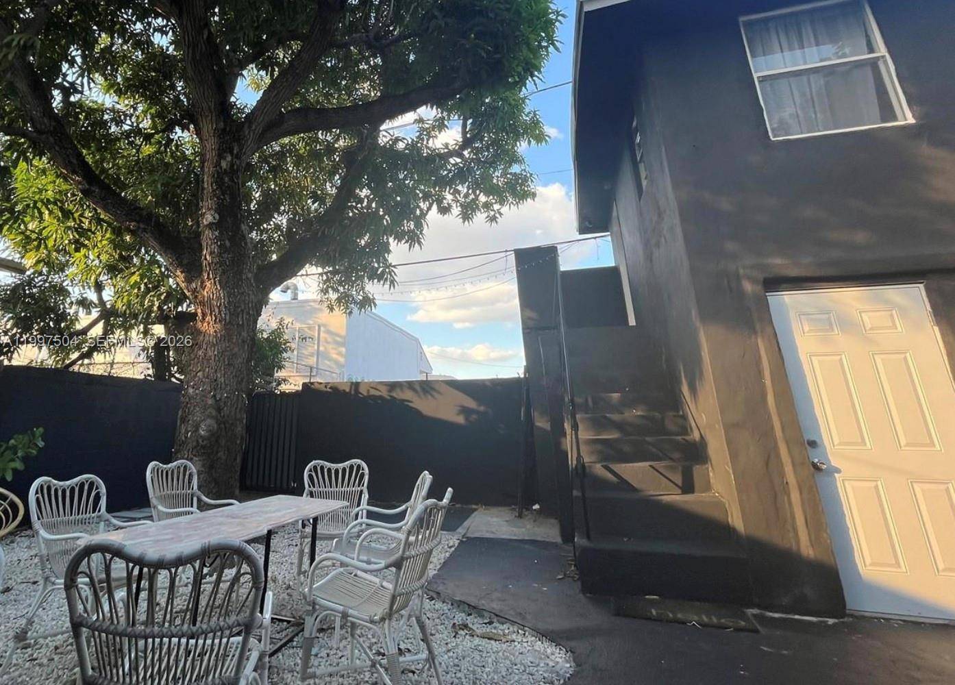 21 NE 53 STMiami - picture