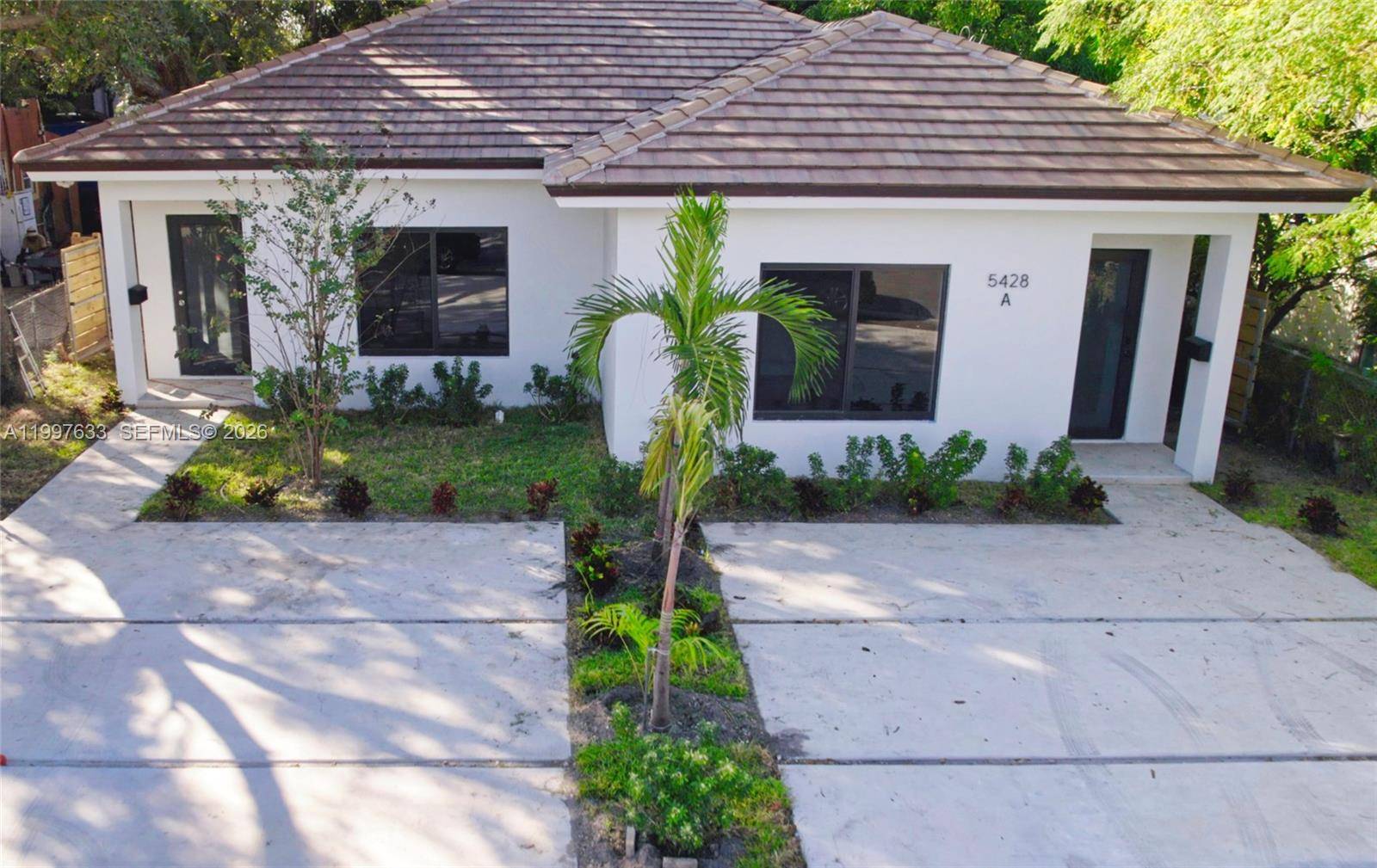 5428 NW 3rd AveMiami - picture