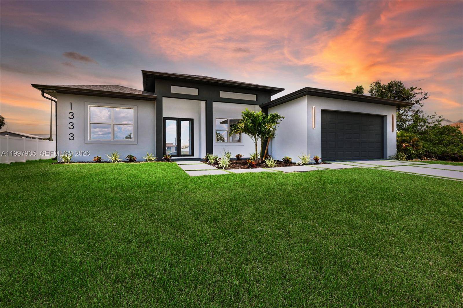 1333 NW 4th StreetCape Coral - picture