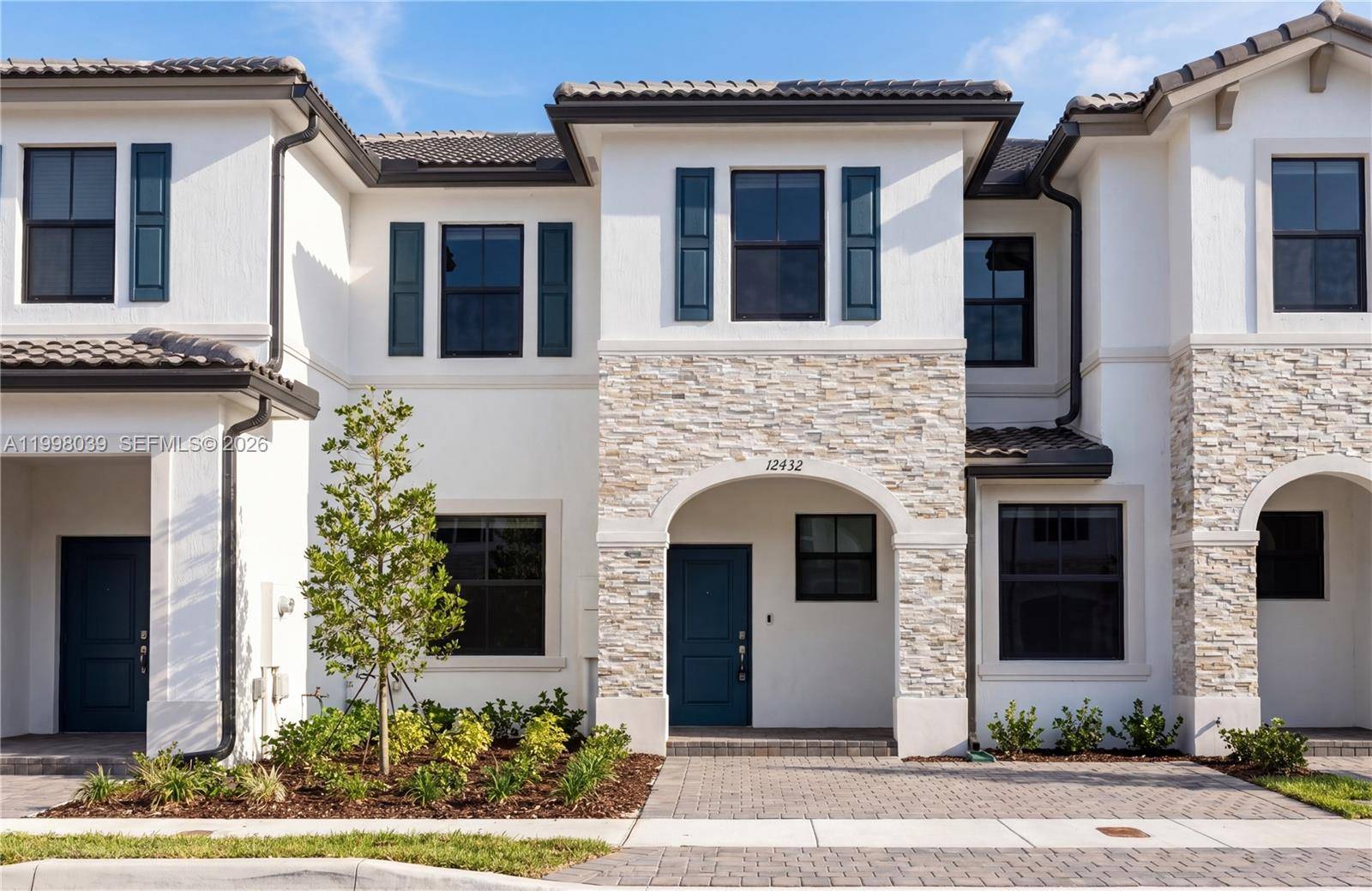 12432 NW 23rd CtMiami - picture