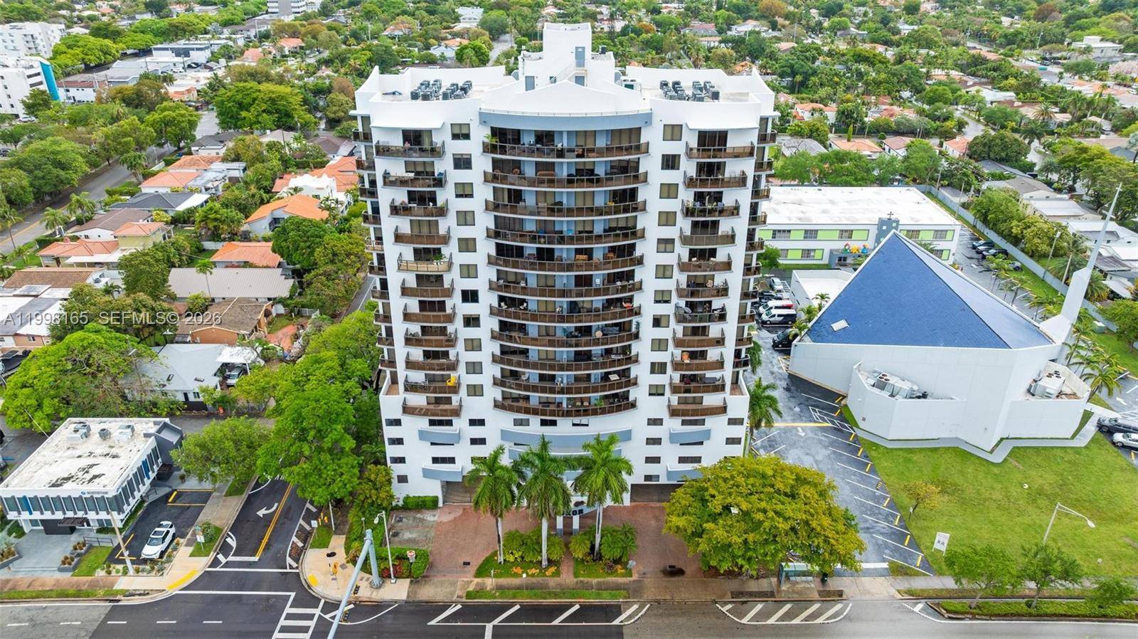 2301 SW 27th AveMiami - THE LUXOR RESIDENCES COND condo unit 906 - picture